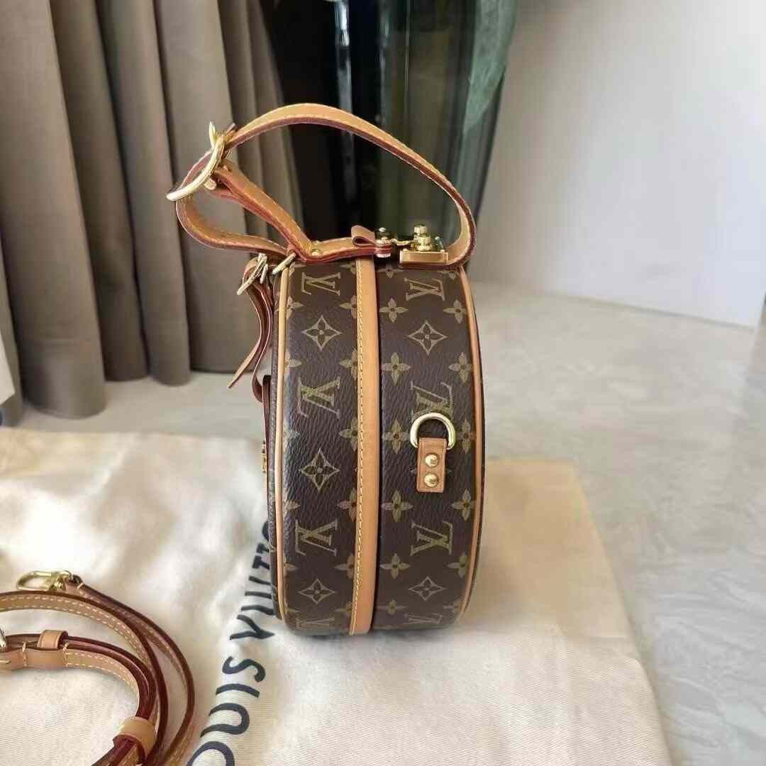 Louis Vuitton Pre-loved Bag Very good condition Size ONE SIZE - 6 Thumbnail