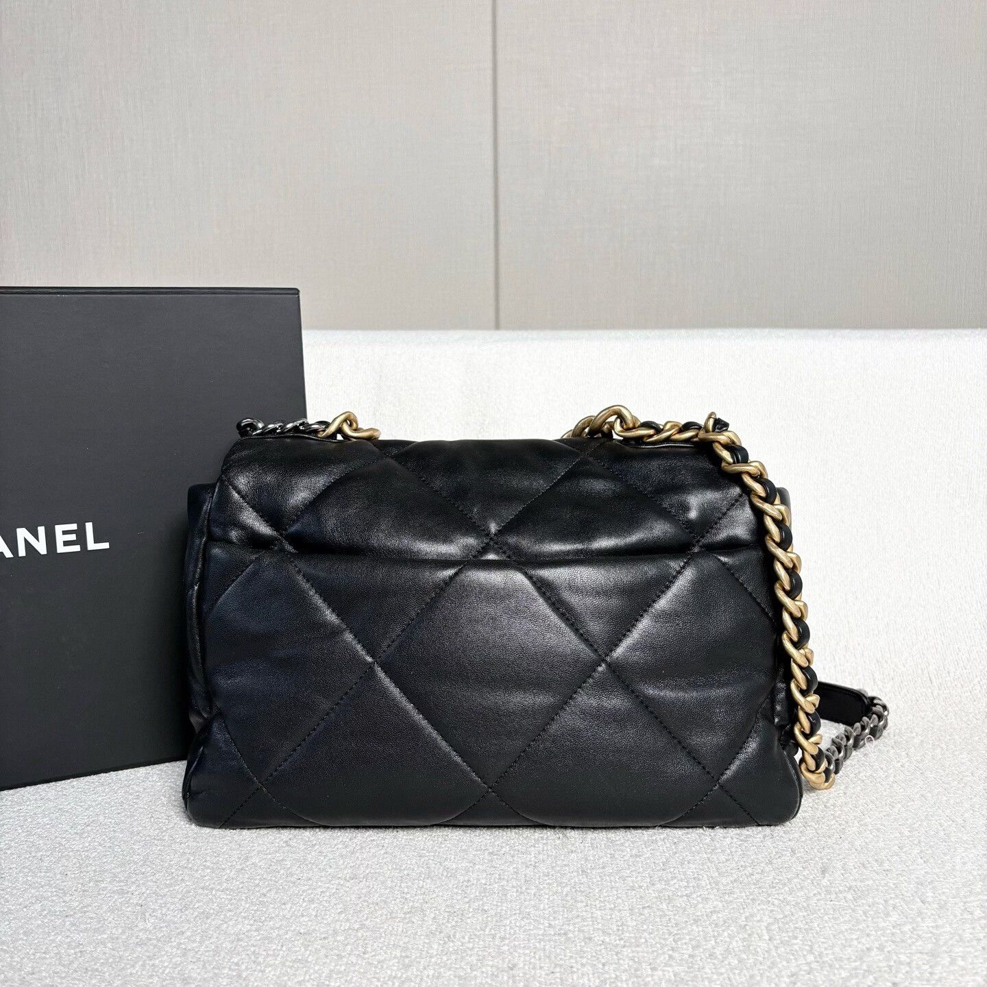 Chanel Pre-loved Bag Very good condition Size ONE SIZE - 3 Thumbnail