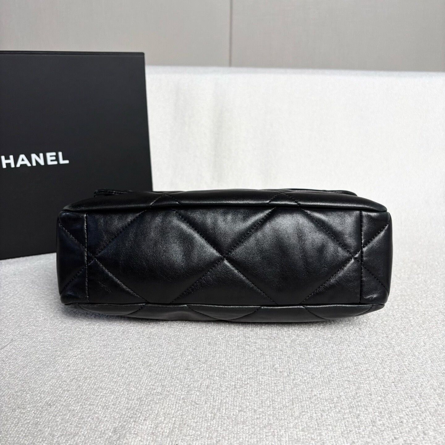 Chanel Pre-loved Bag Very good condition Size ONE SIZE - 5 Thumbnail