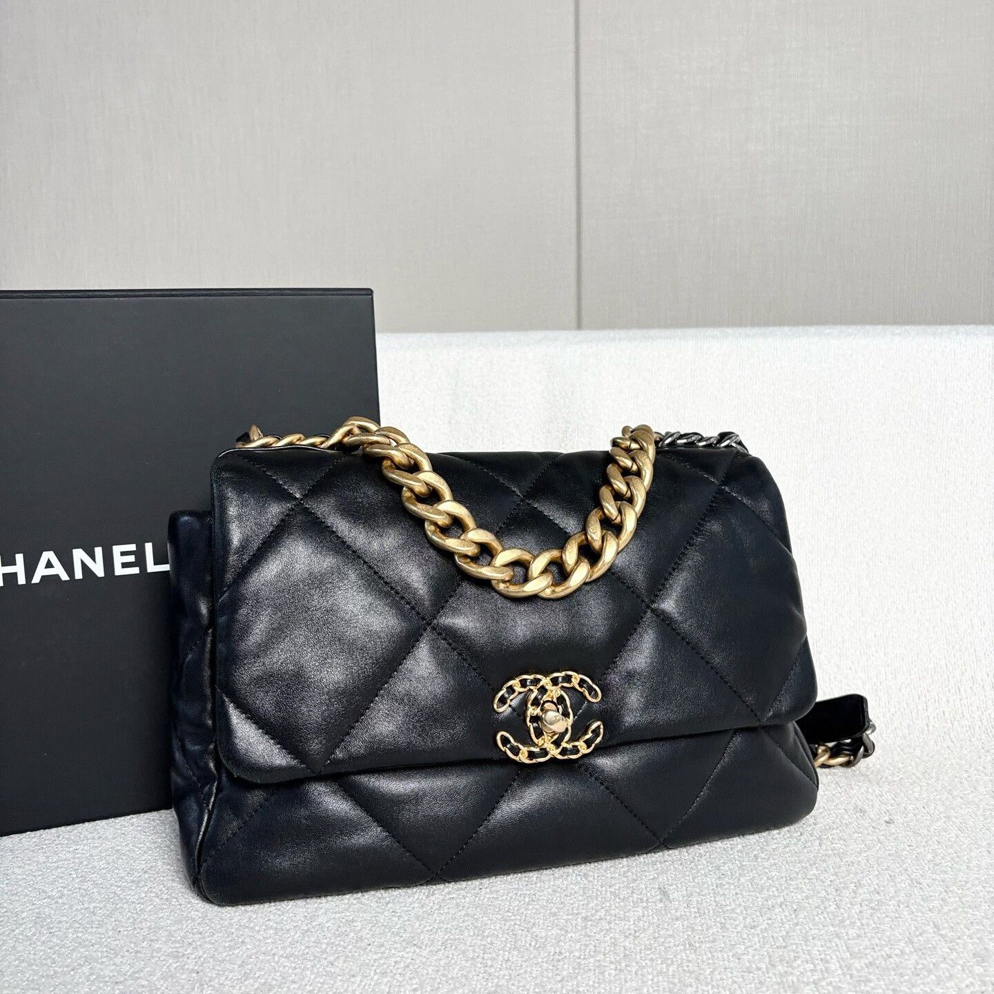 Chanel Pre-loved Bag Very good condition Size ONE SIZE - 4 Thumbnail