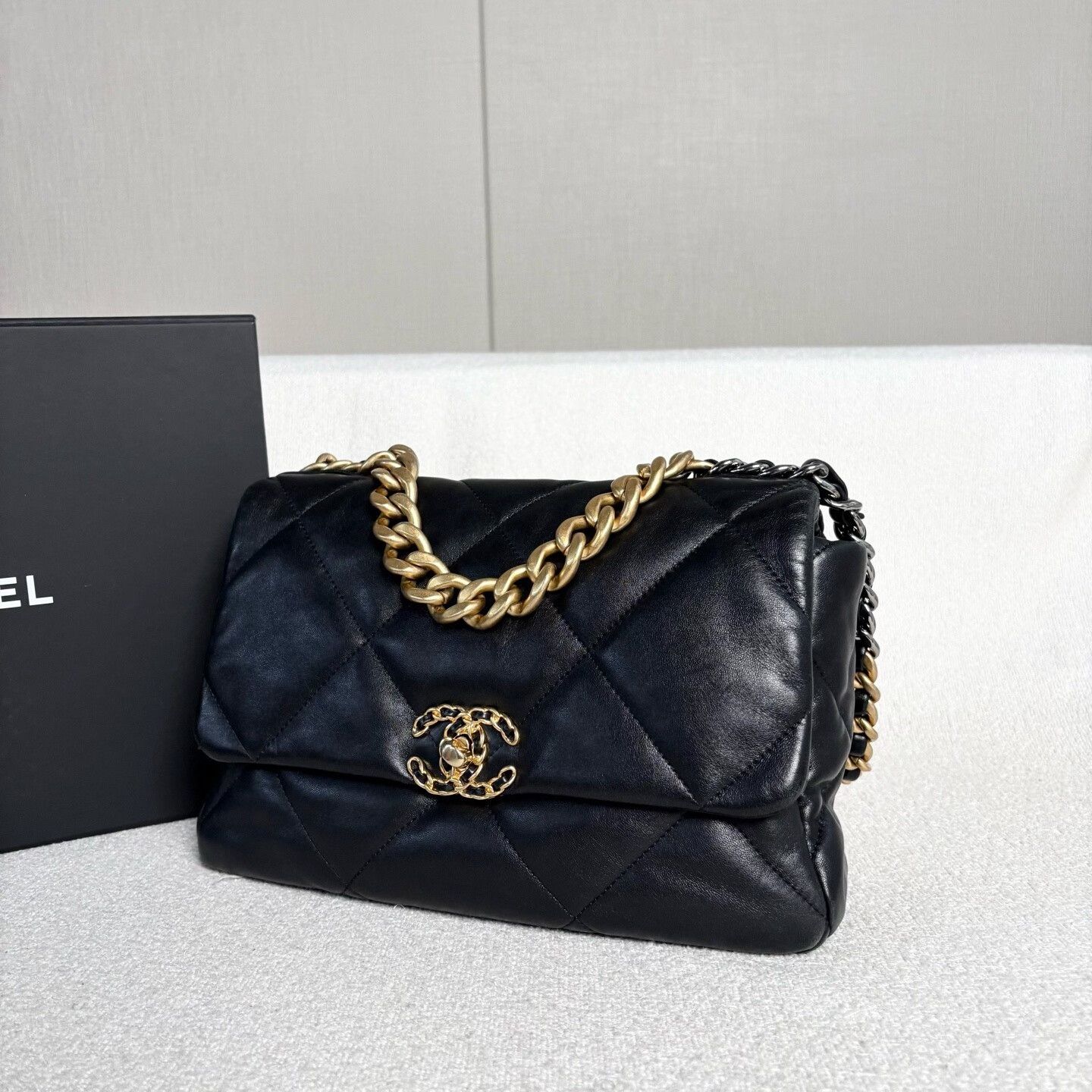 Chanel Pre-loved Bag Very good condition Size ONE SIZE - 6 Thumbnail