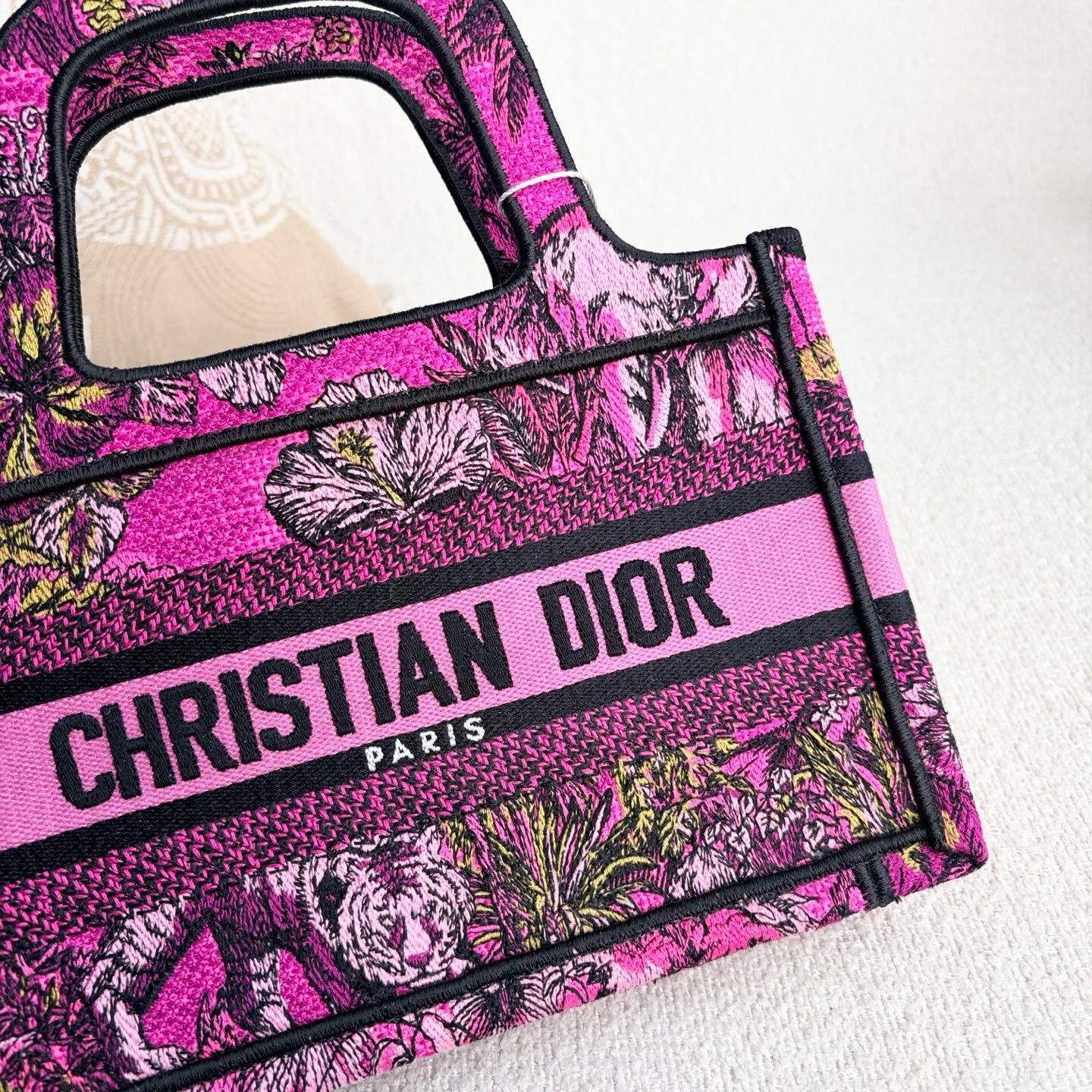 Dior Pre-loved Bag Very good condition Size ONE SIZE - 7 Thumbnail
