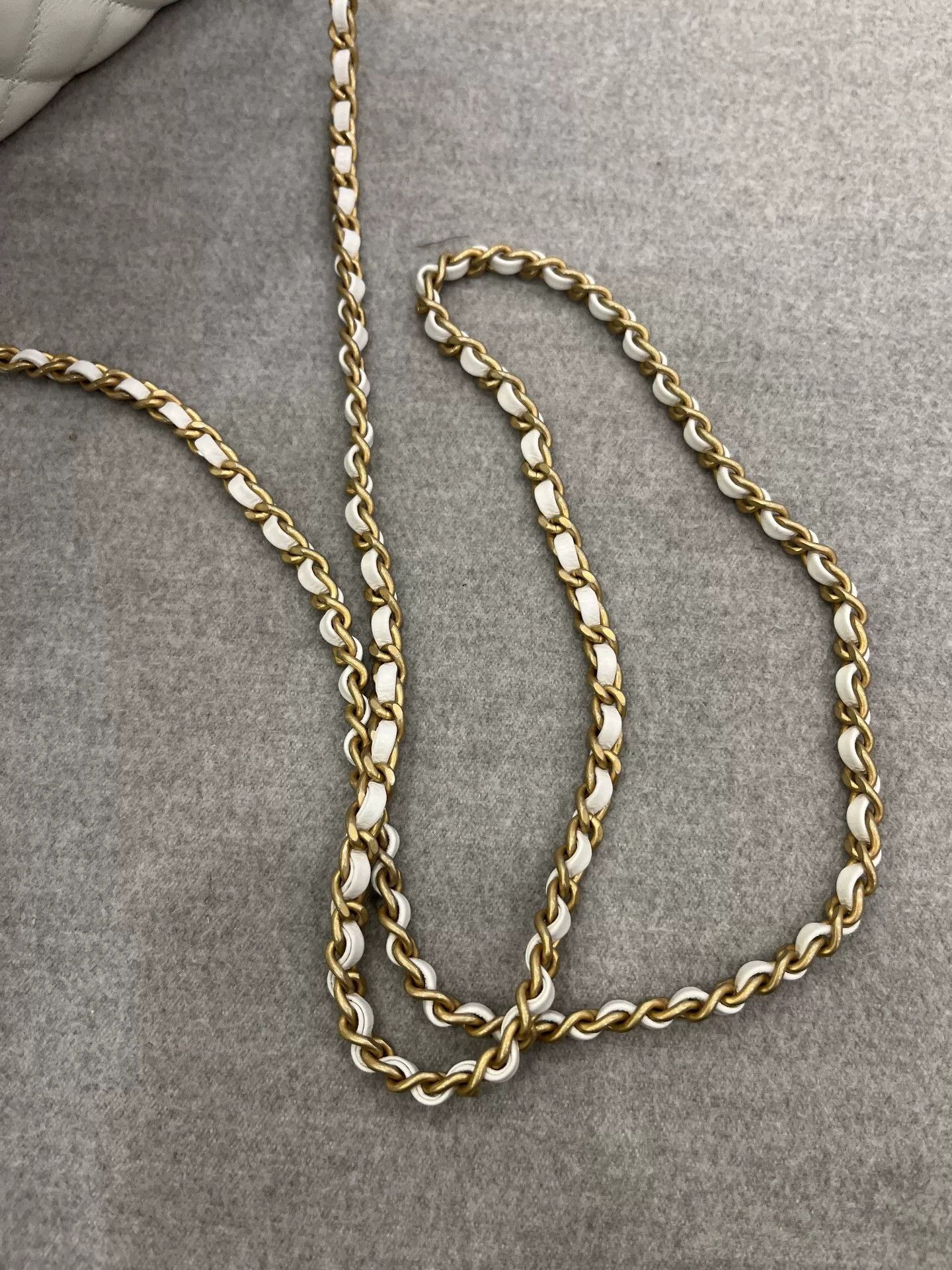 Chanel Pre-loved Bag Very good condition Size ONE SIZE - 6 Thumbnail