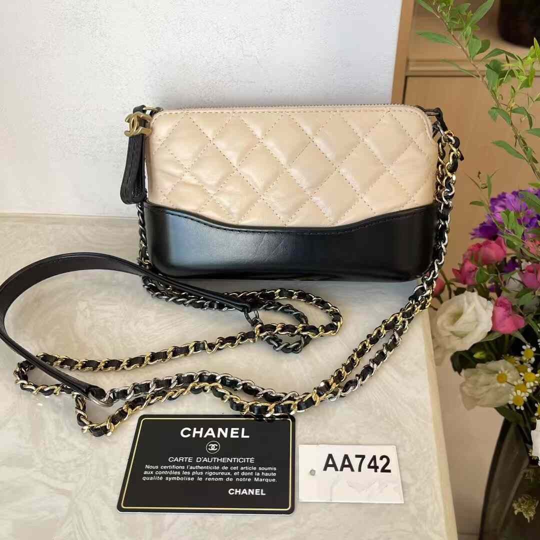 Chanel Pre-loved Bag Very good condition Size ONE SIZE - 2 Thumbnail