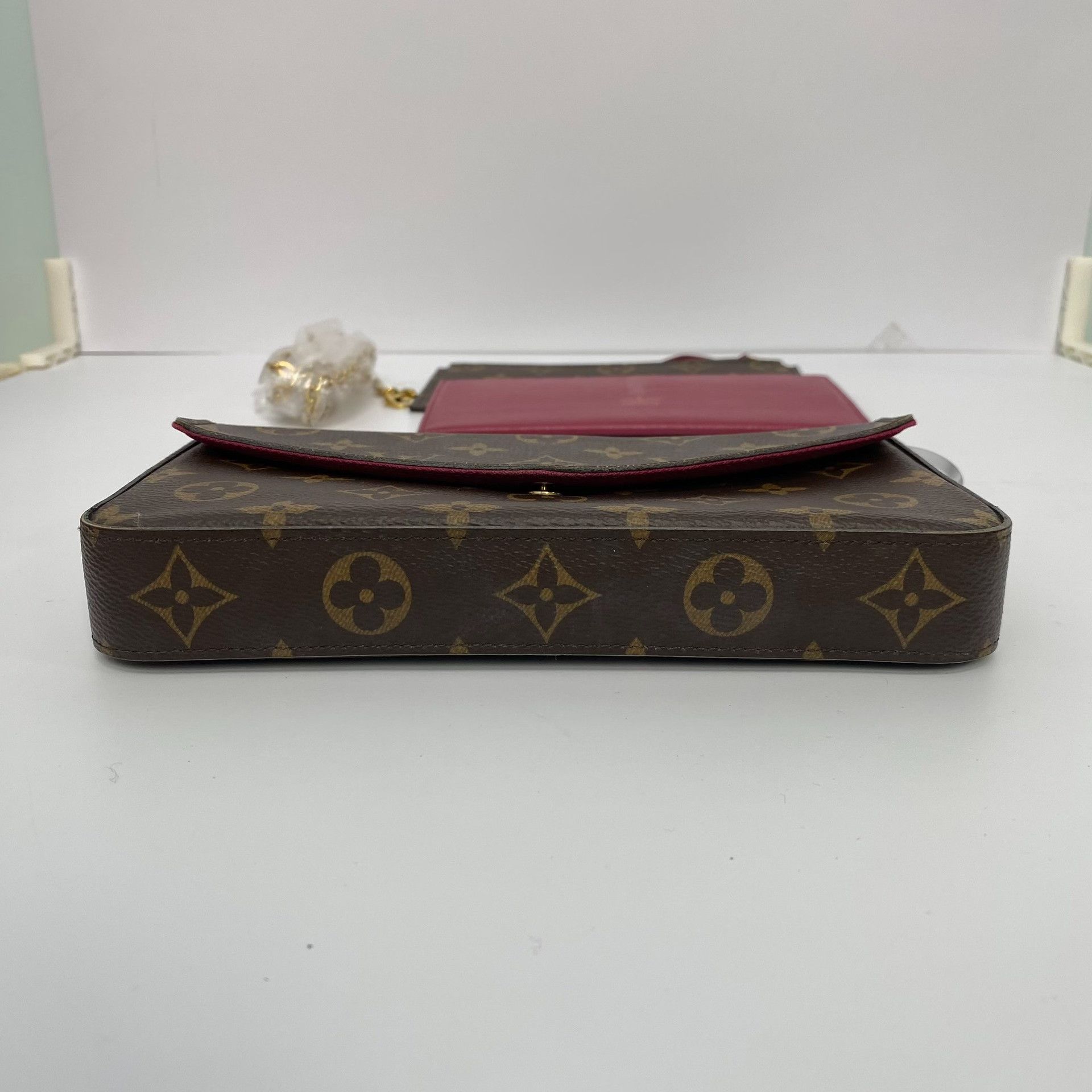 Louis Vuitton Pre-loved Bag Very good condition Size ONE SIZE - 6 Thumbnail
