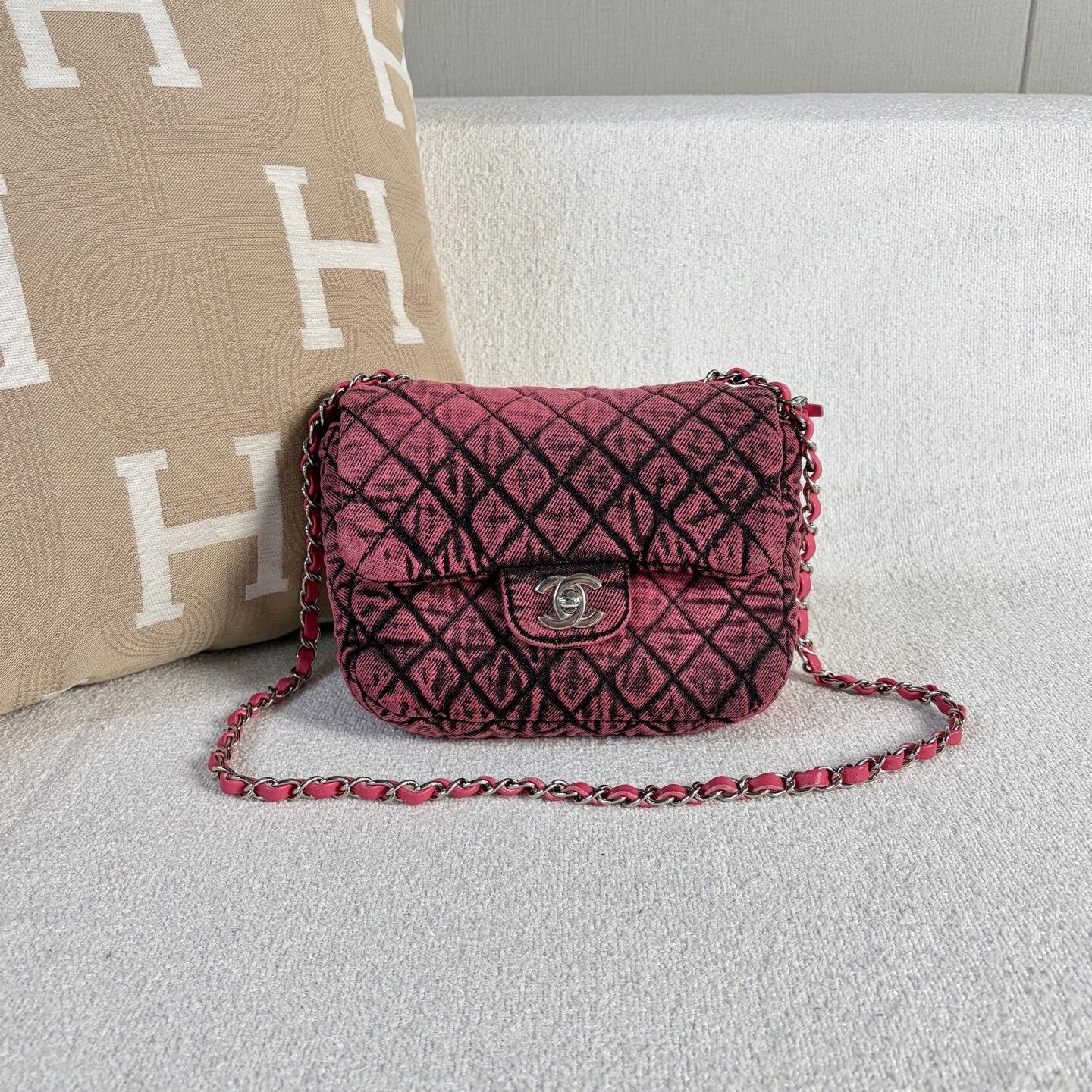 Chanel Pre-loved Bag Very good condition Size ONE SIZE - 2 Thumbnail
