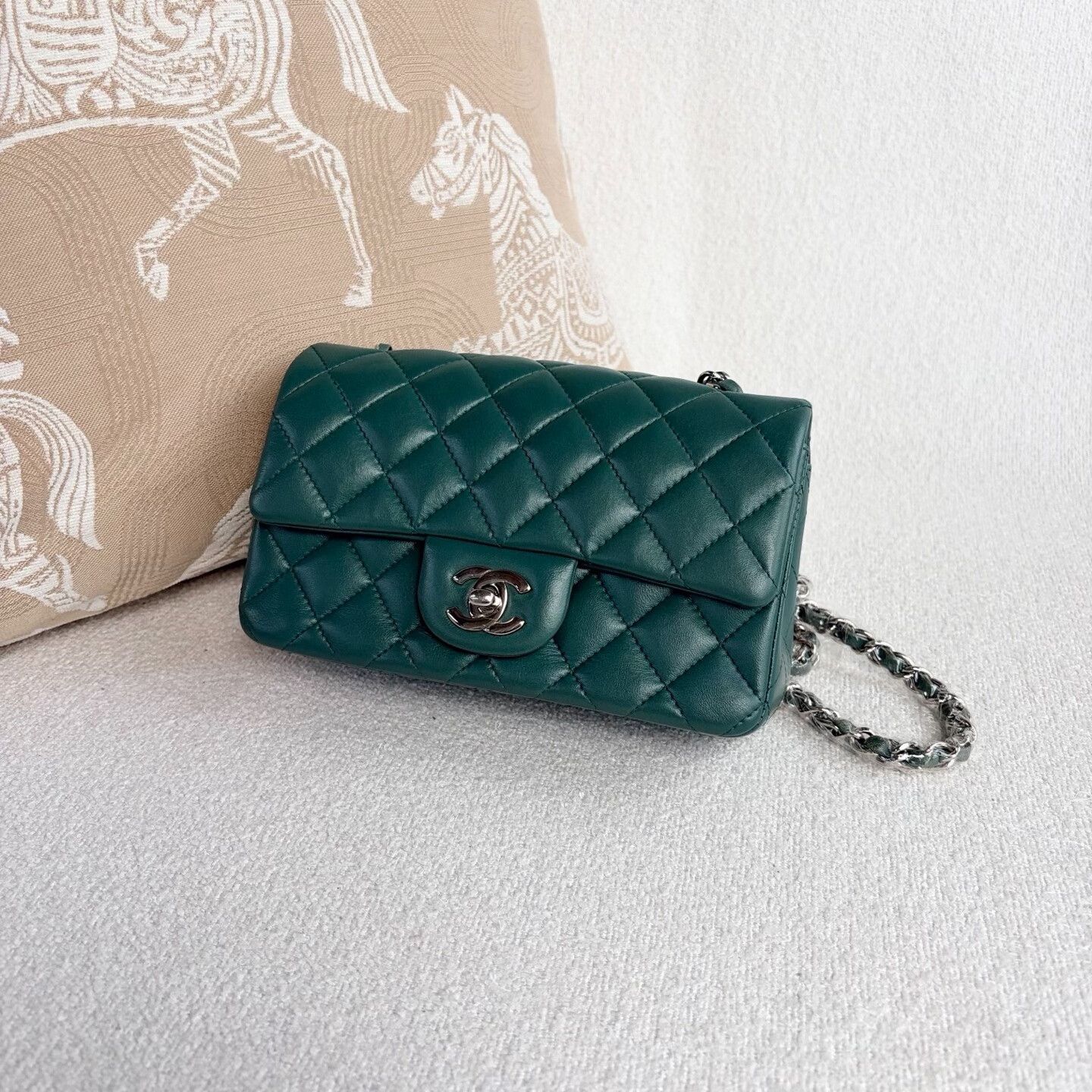 Chanel Pre-loved Bag Very good condition Size ONE SIZE - 4 Thumbnail