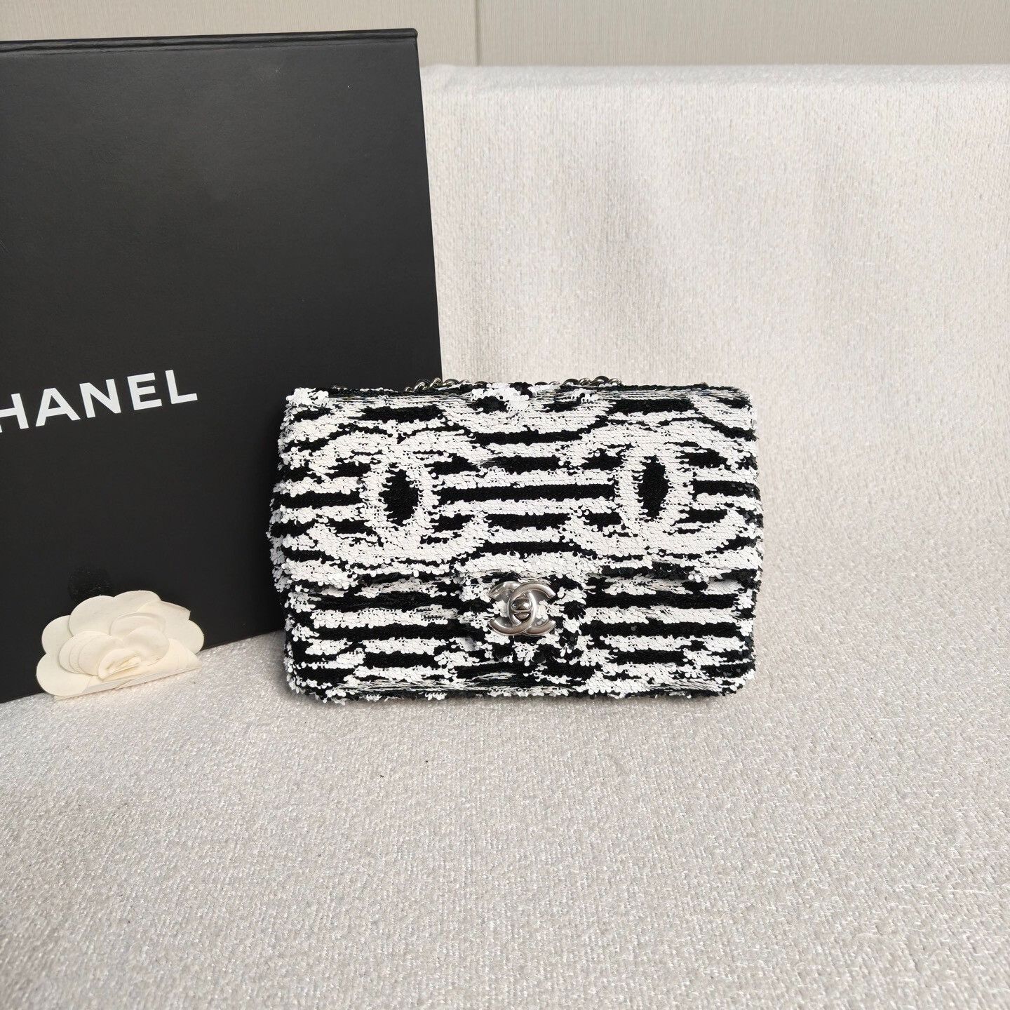 Chanel Pre-loved Bag Very good condition Size ONE SIZE - 2 Thumbnail