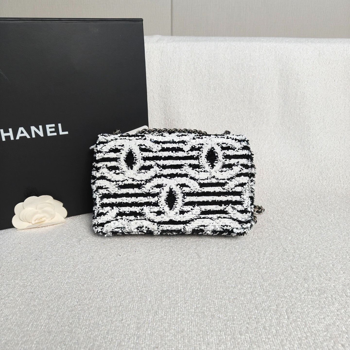 Chanel Pre-loved Bag Very good condition Size ONE SIZE - 3 Thumbnail