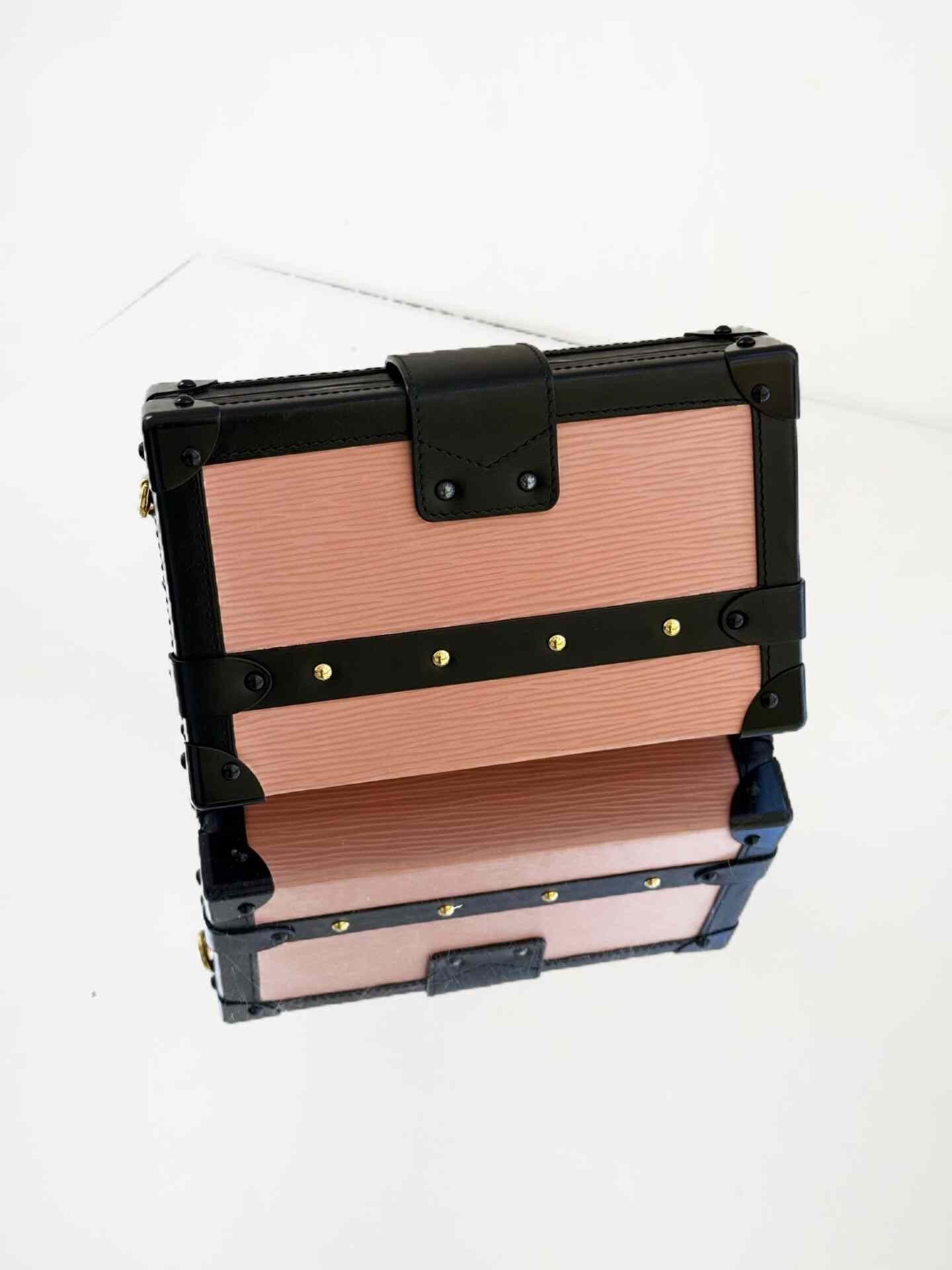 Louis Vuitton Pre-loved Bag Very good condition Size ONE SIZE - 4 Thumbnail