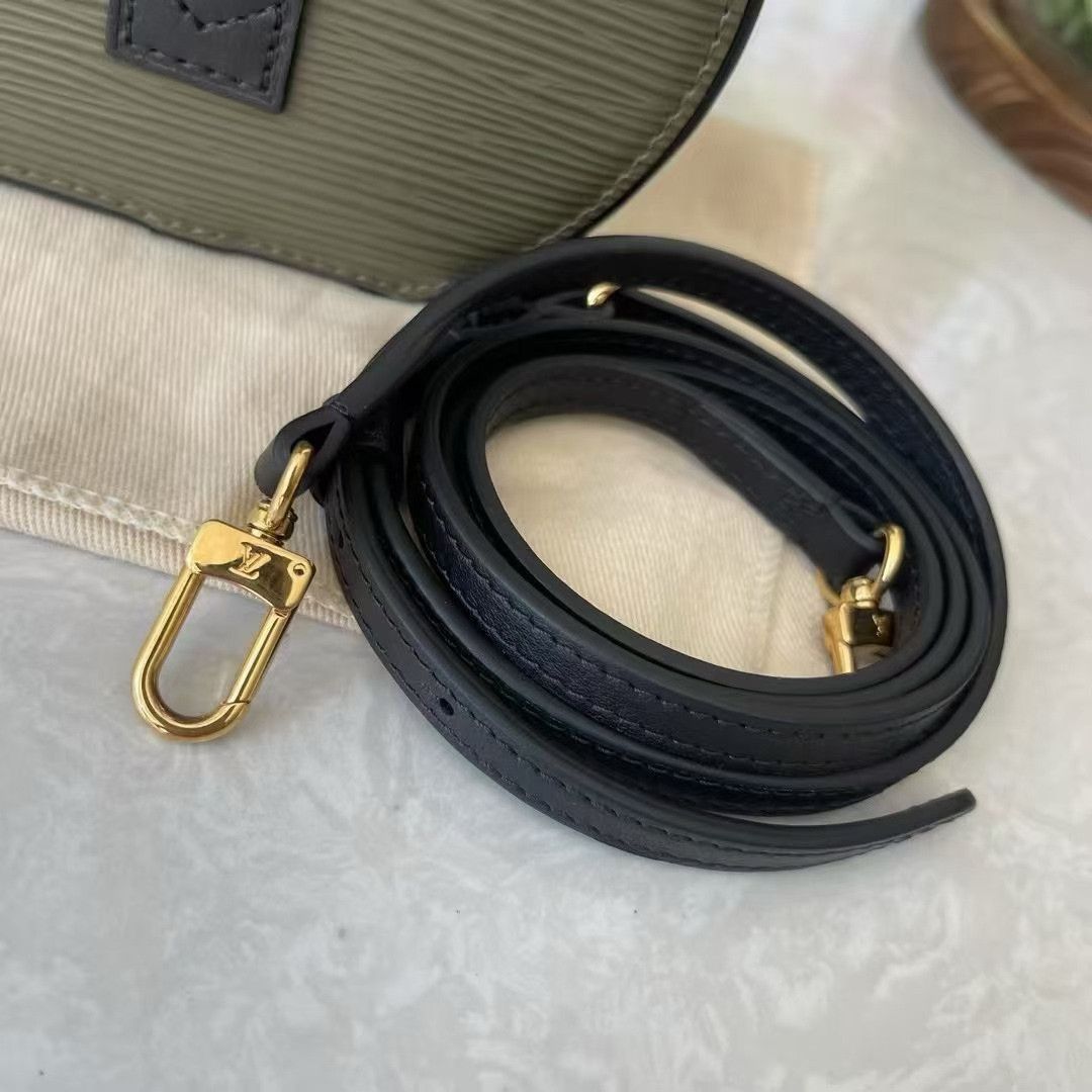 Louis Vuitton Pre-loved Bag Very good condition Size ONE SIZE - 7 Thumbnail