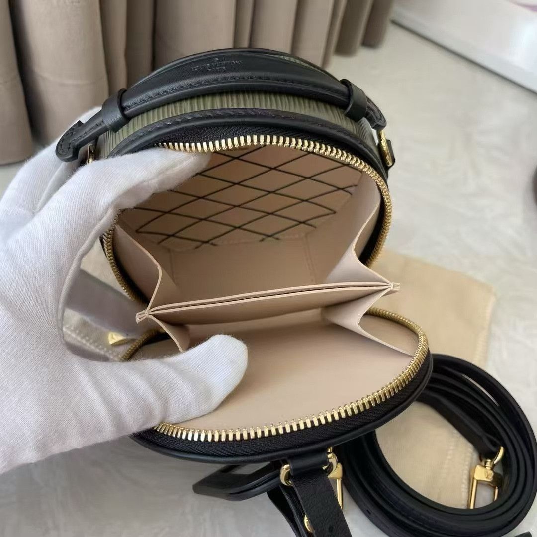 Louis Vuitton Pre-loved Bag Very good condition Size ONE SIZE - 8 Thumbnail
