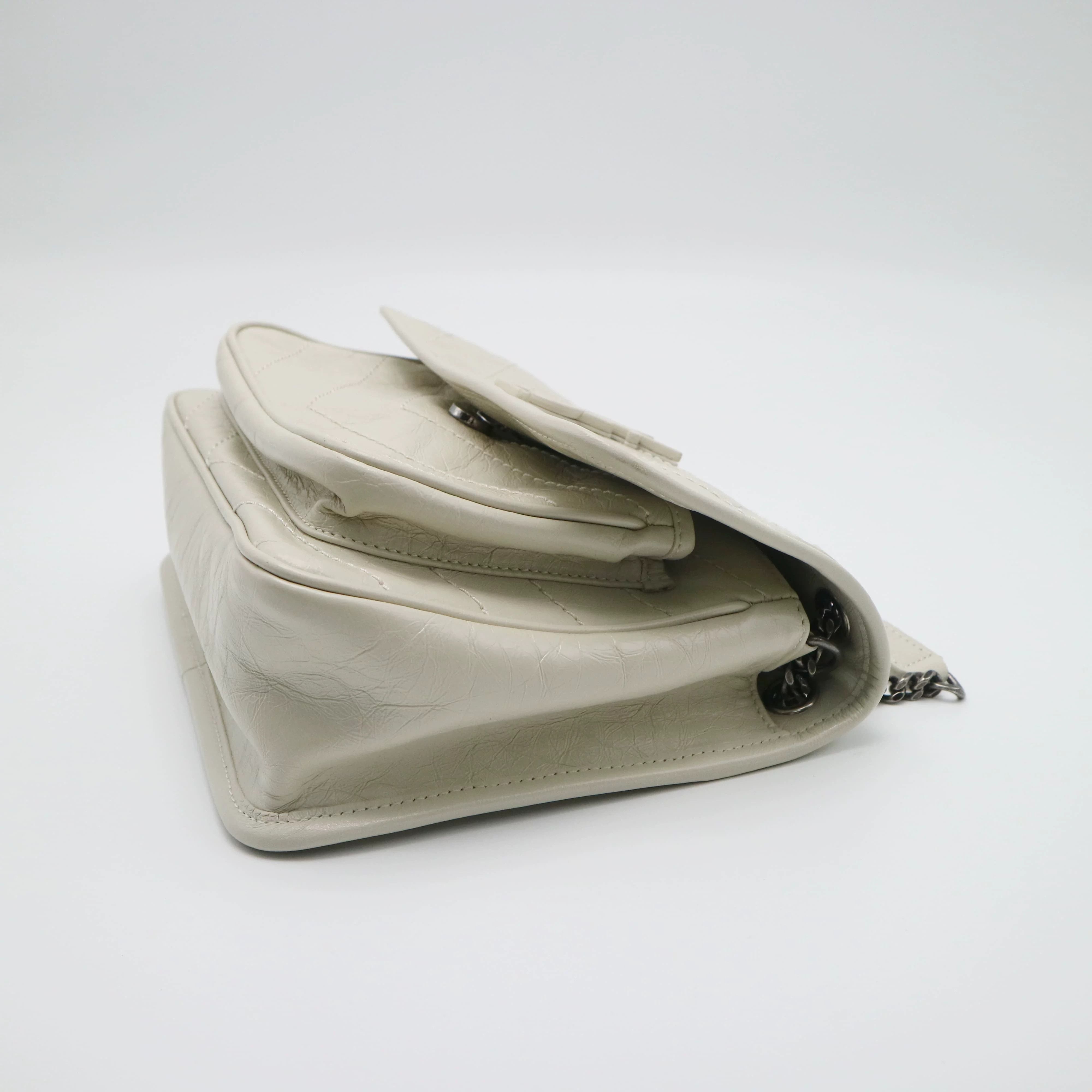 Saint Laurent Paris Pre-loved Bag Very good condition Size ONE SIZE - 5 Thumbnail