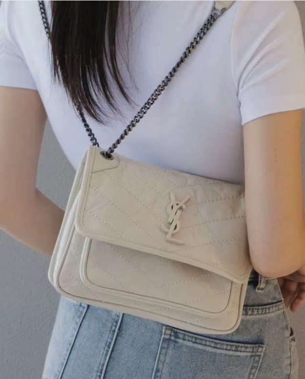 Saint Laurent Paris Pre-loved Bag Very good condition Size ONE SIZE - 8 Thumbnail