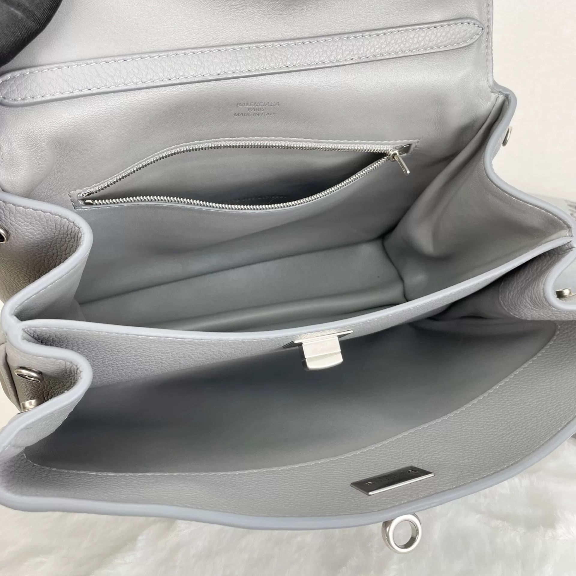 Balenciaga Pre-loved Bag Very good condition Size ONE SIZE - 7 Thumbnail