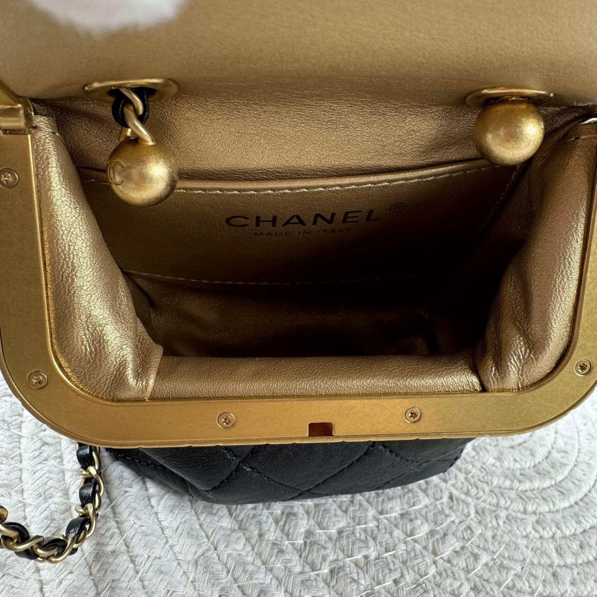 Chanel Pre-loved Bag Very good condition Size ONE SIZE - 2 Thumbnail