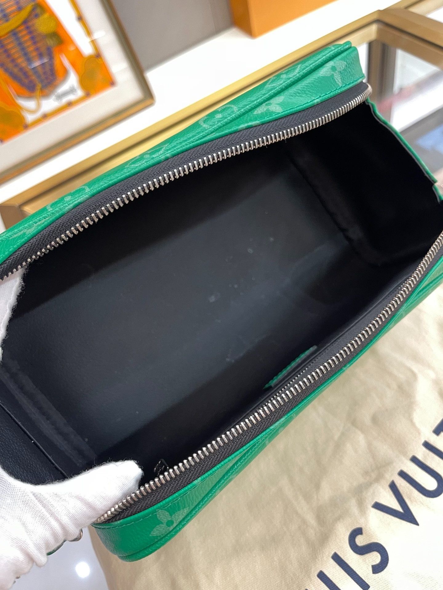 Louis Vuitton Pre-loved Bag Very good condition Size ONE SIZE - 9 Thumbnail