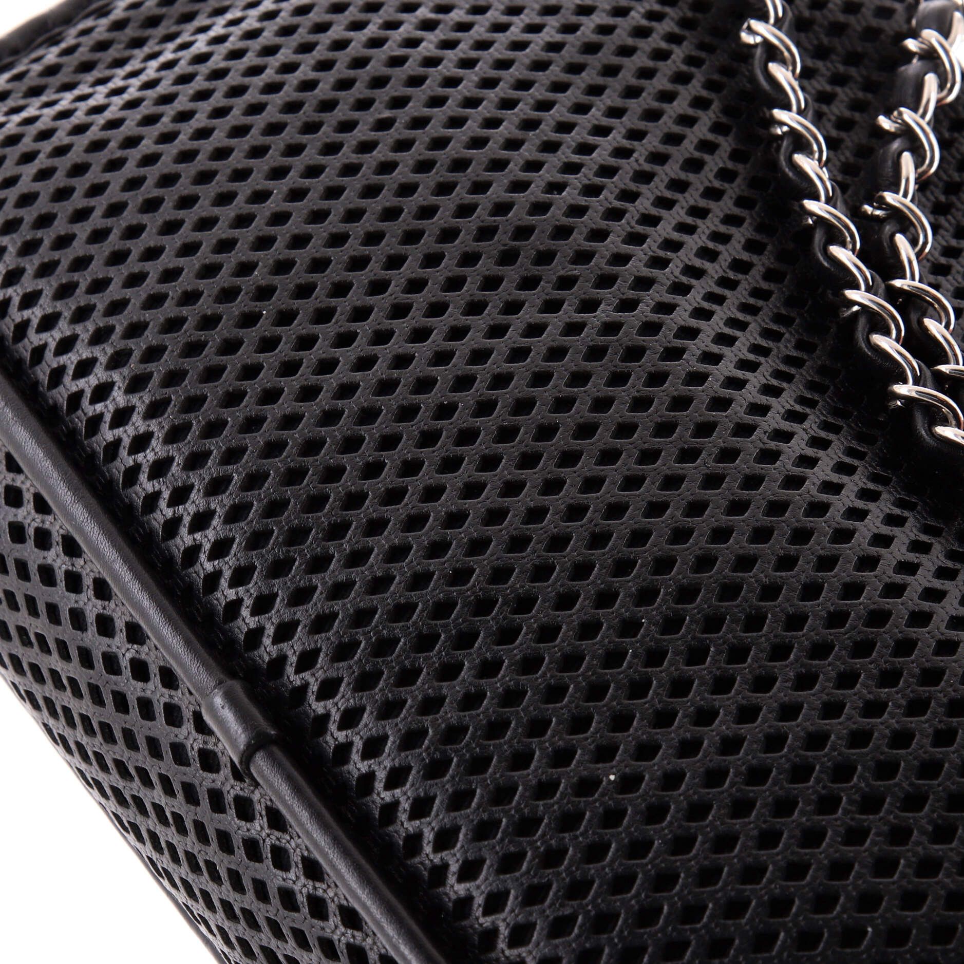 Chanel Up In The Air Flap Bag Size ONE SIZE - 7 Thumbnail