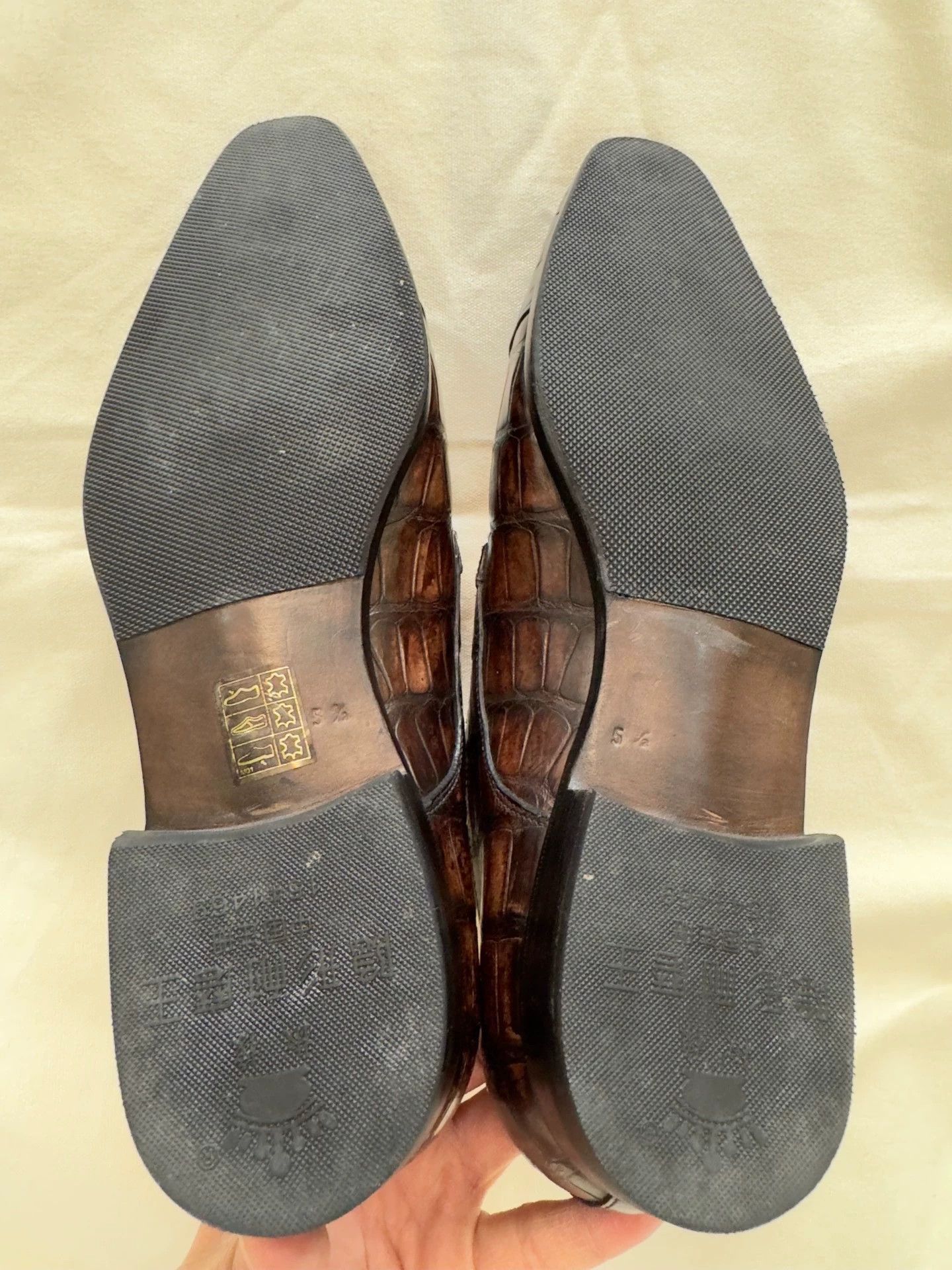 Santoni Brown Crocodile Texture Double Monk Strap Formal Shoes Size US 6.5 / EU 39-40 - 7 Thumbnail