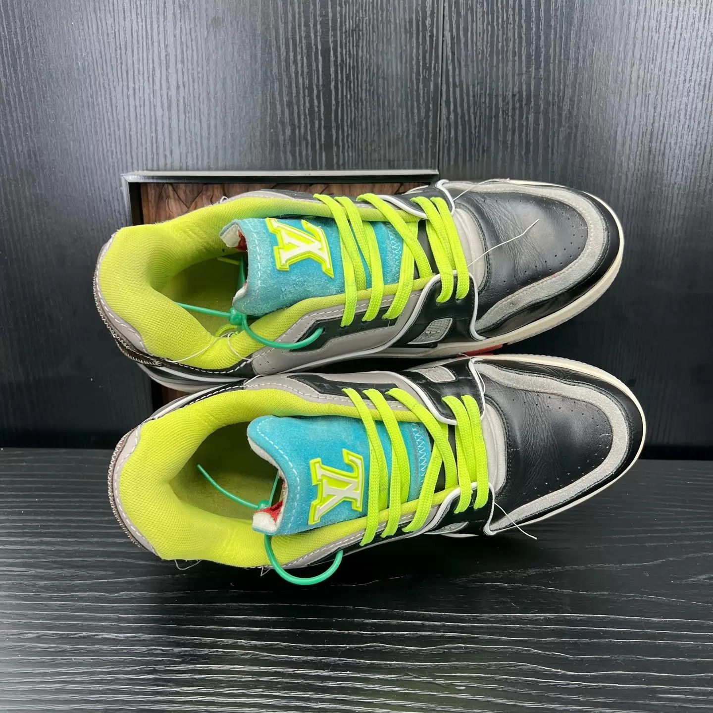Louis Vuitton Multi Color Low-Top Sneakers Size 10.5 Size US 10.5 / EU 43-44 - 7 Thumbnail
