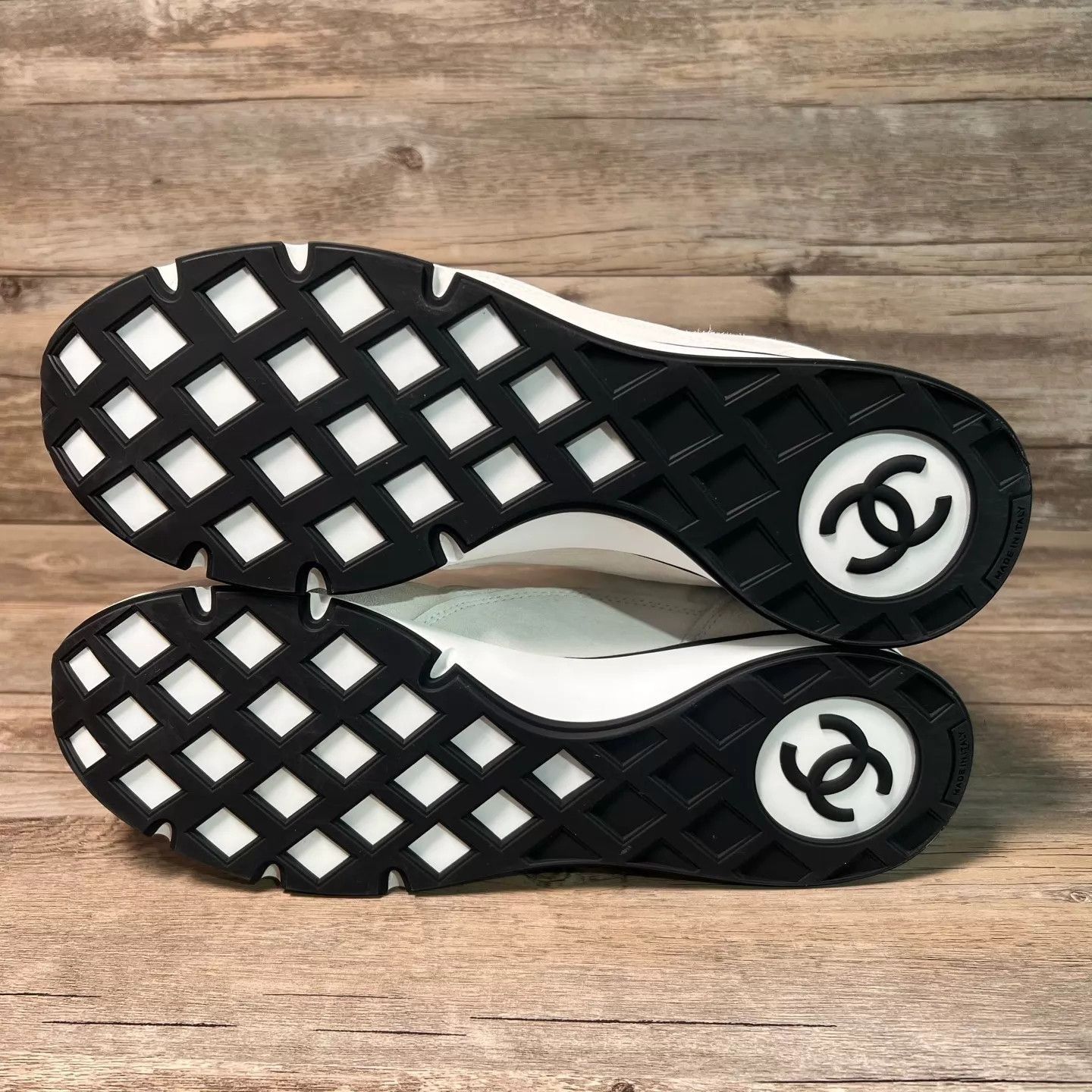 Chanel White Low-Top Sneakers Size 9 Size US 9 / EU 42 - 6 Thumbnail