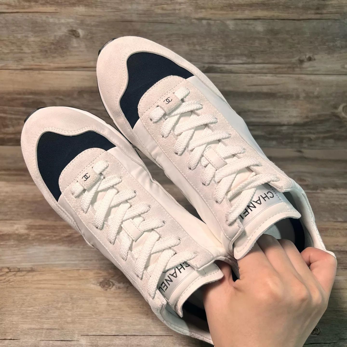 Chanel White Low-Top Sneakers Size 9 Size US 9 / EU 42 - 5 Thumbnail