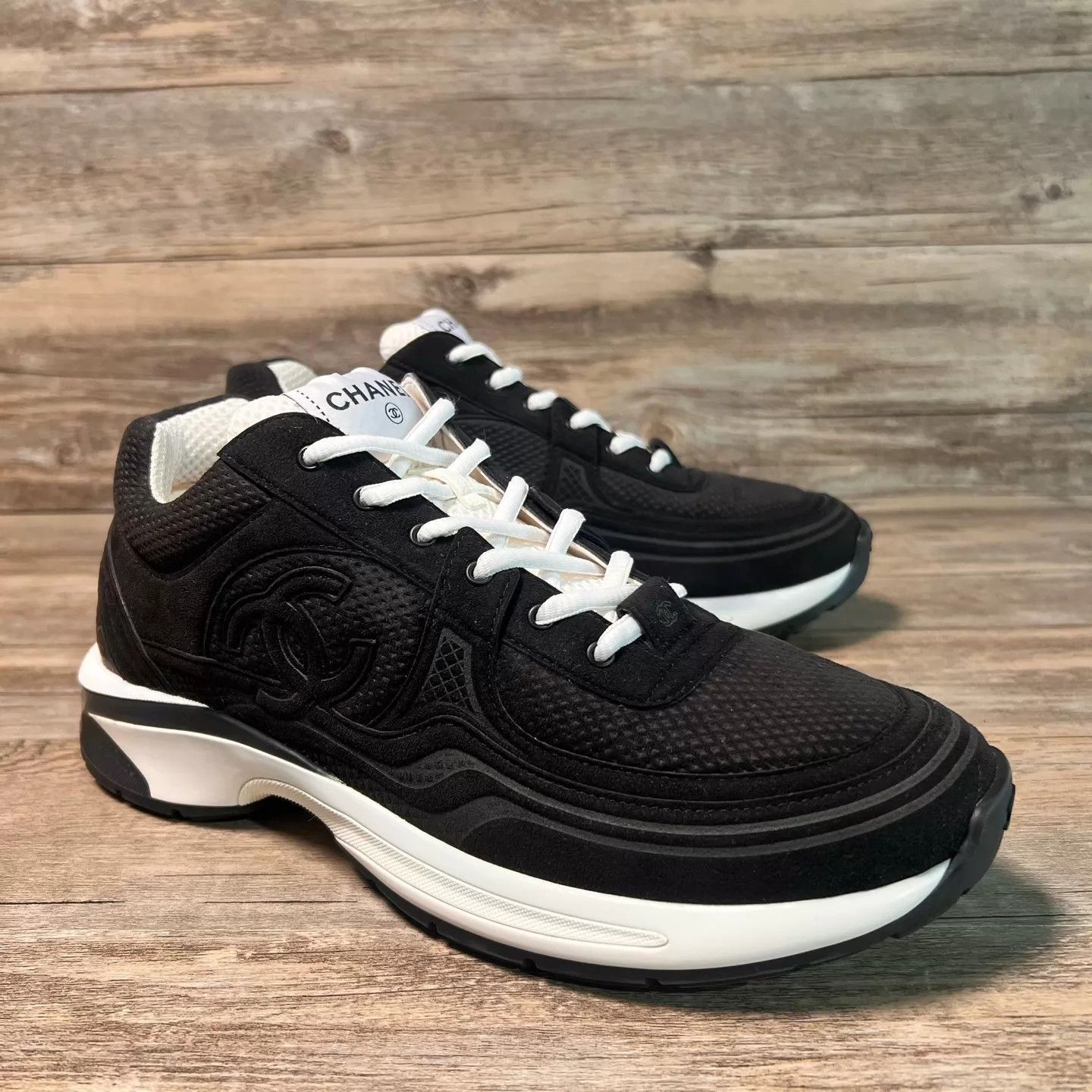 Chanel Black Low-Top Sneakers Size 9 Size US 9 / EU 42 - 2 Thumbnail