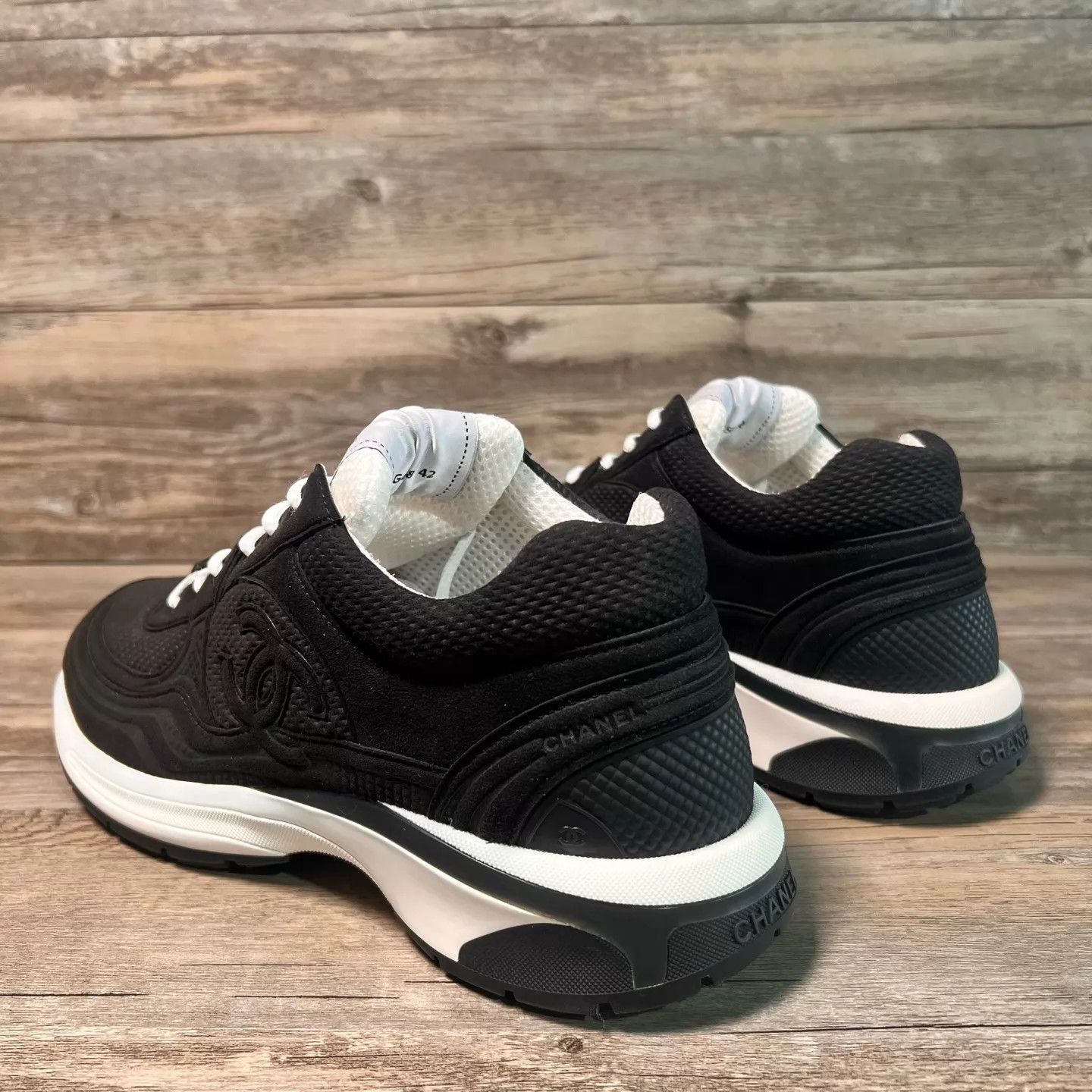 Chanel Black Low-Top Sneakers Size 9 Size US 9 / EU 42 - 4 Thumbnail