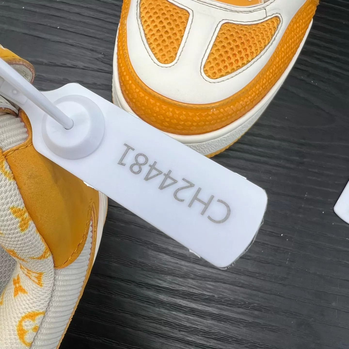 Louis Vuitton Yellow Lowtop Sneakers with Mesh Accents Size US 9 / EU 42 - 9 Thumbnail