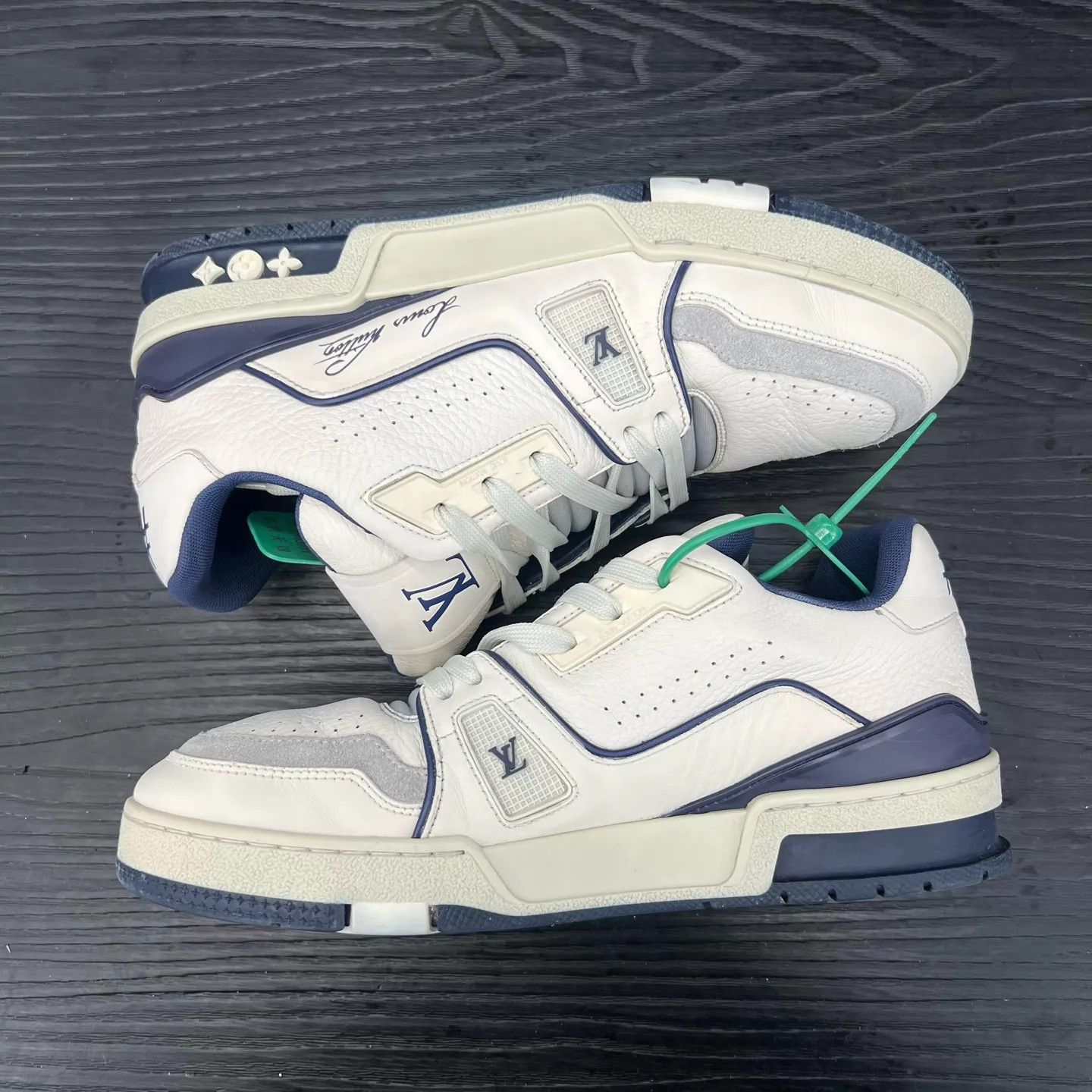 Louis Vuitton Multi Color Low-Top Sneakers Size 6.5 Size US 6.5 / EU 39-40 - 2 Thumbnail