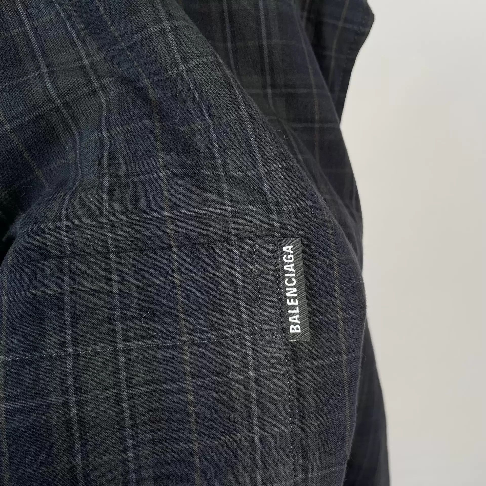 Balenciaga Plaid Long Sleeve Button-Up Shirt Size US S / EU 44-46 / 1 - 9 Thumbnail