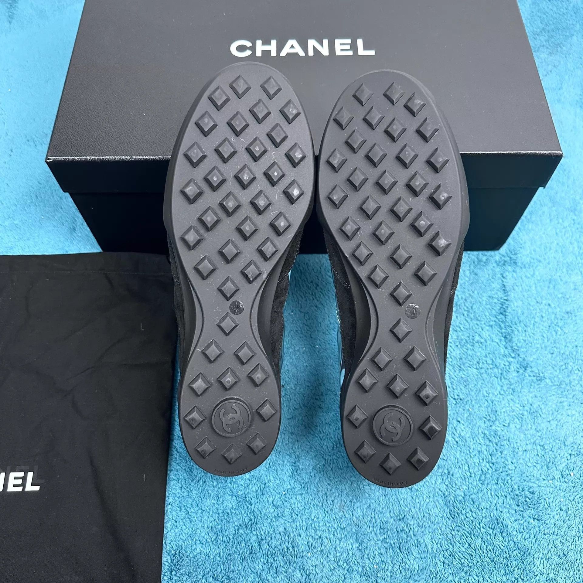Chanel Silver Low-Top Sneakers Size 9 Size US 9 / EU 42 - 5 Thumbnail