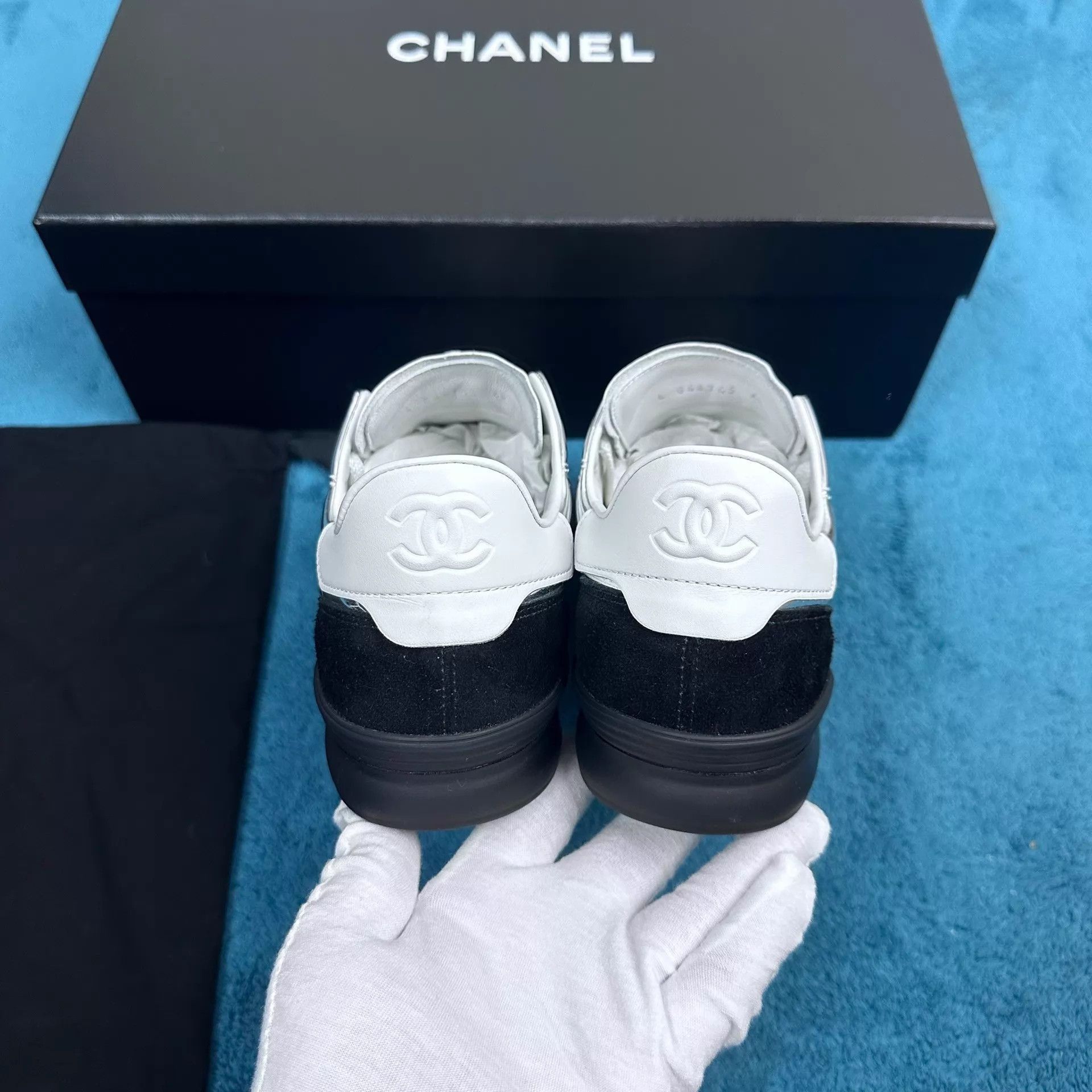 Chanel Silver Low-Top Sneakers Size 9 Size US 9 / EU 42 - 4 Thumbnail