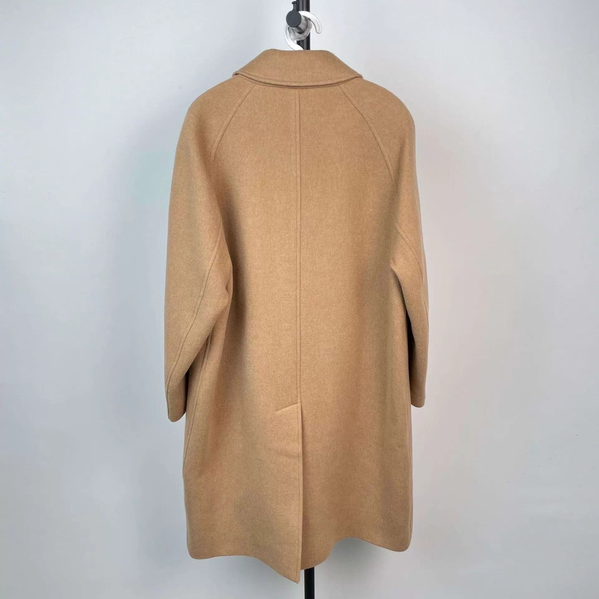 Burberry Beige Long Coat with Collar - Size M Size US M / EU 48-50 / 2 - 2 Thumbnail