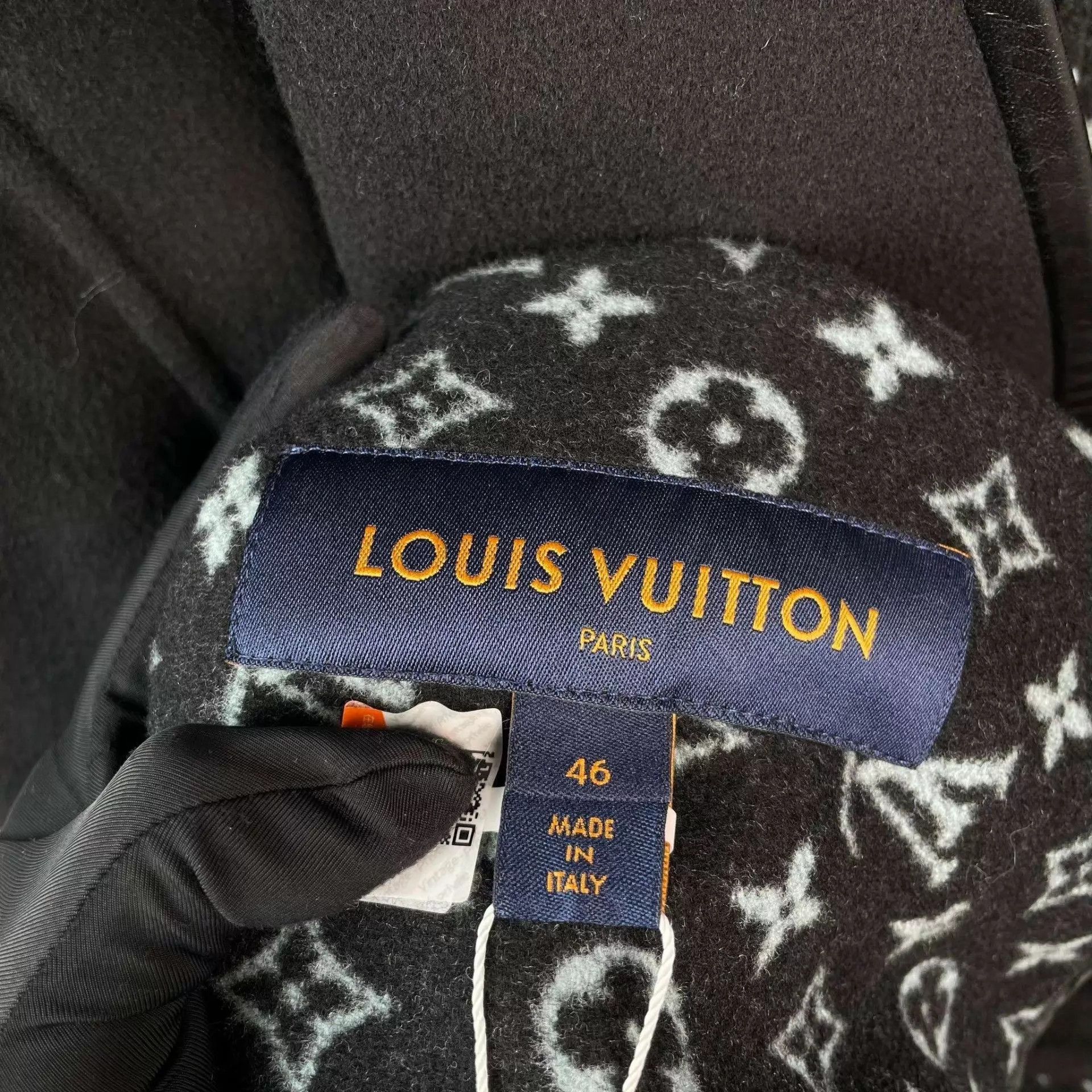 Louis Vuitton Black Long Belted Coat with Patterned Lining Size US S / EU 44-46 / 1 - 5 Thumbnail