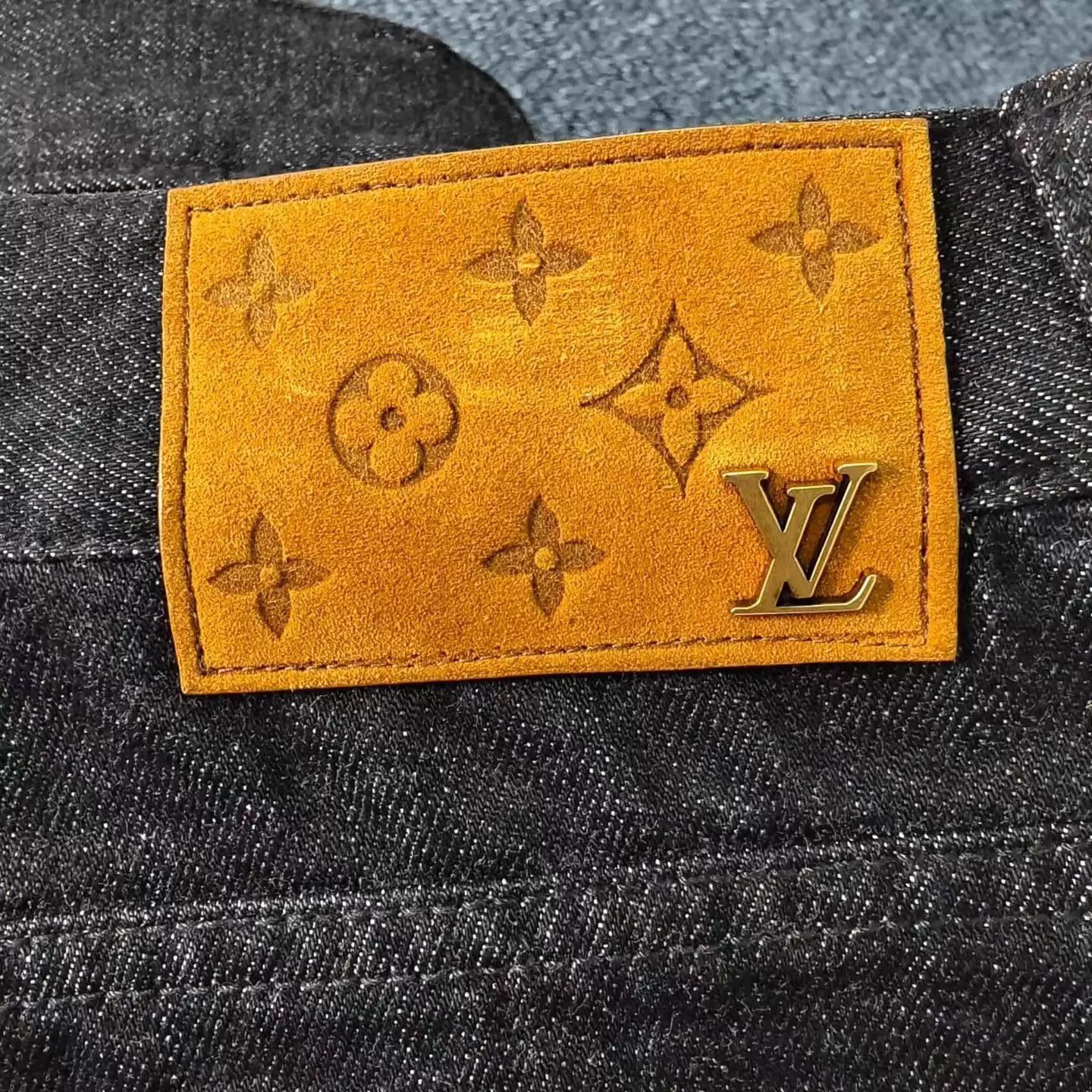 Louis Vuitton Blue Denim Cargo Pants with Patch Details Size 32 Size US 32 / EU 48 - 5 Thumbnail