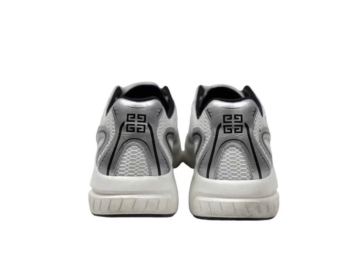 Givenchy White Low-Top Sneakers Size 9.5 Size US 9.5 / EU 42-43 - 4 Thumbnail