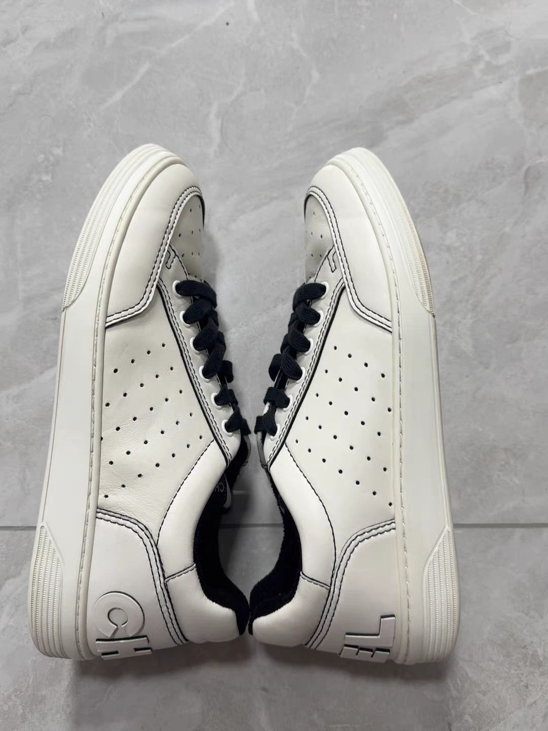 Chanel White Low-Top Sneakers Size 8 Size US 8 / EU 41 - 4 Thumbnail