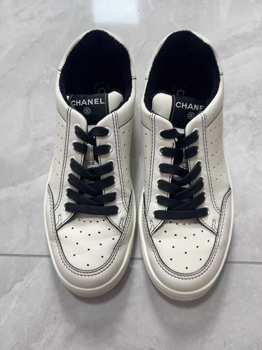 Chanel White Low-Top Sneakers Size 8 Size US 8 / EU 41 - 2 Thumbnail