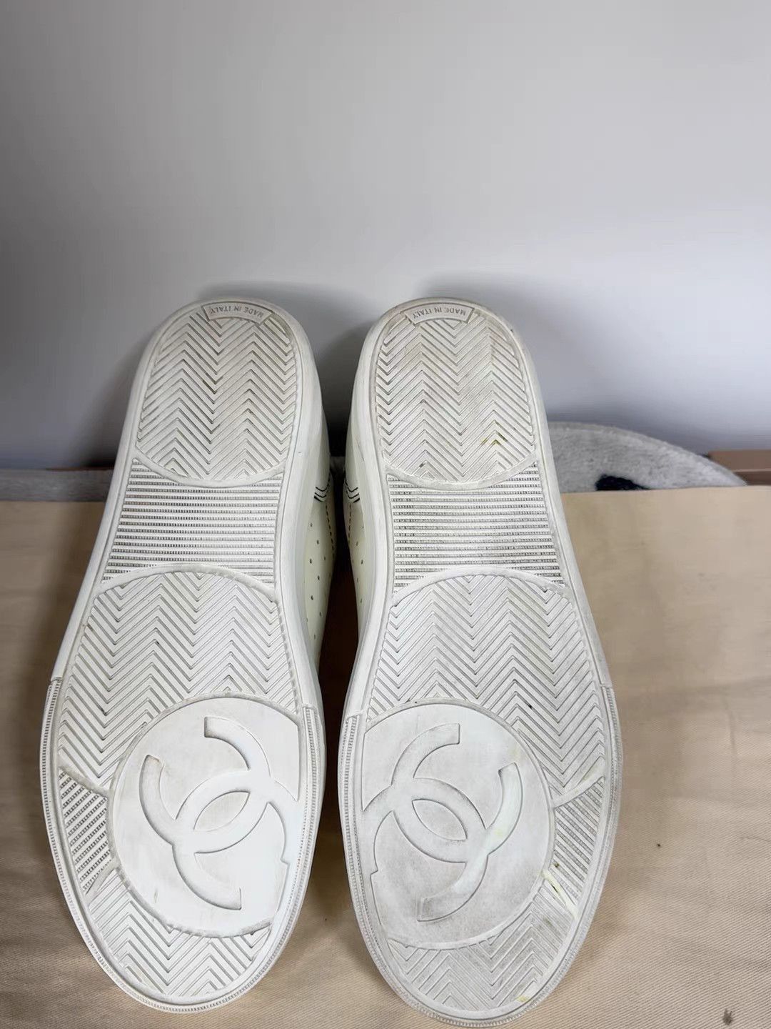 Chanel White Low-Top Sneakers Size 8 Size US 8 / EU 41 - 7 Thumbnail
