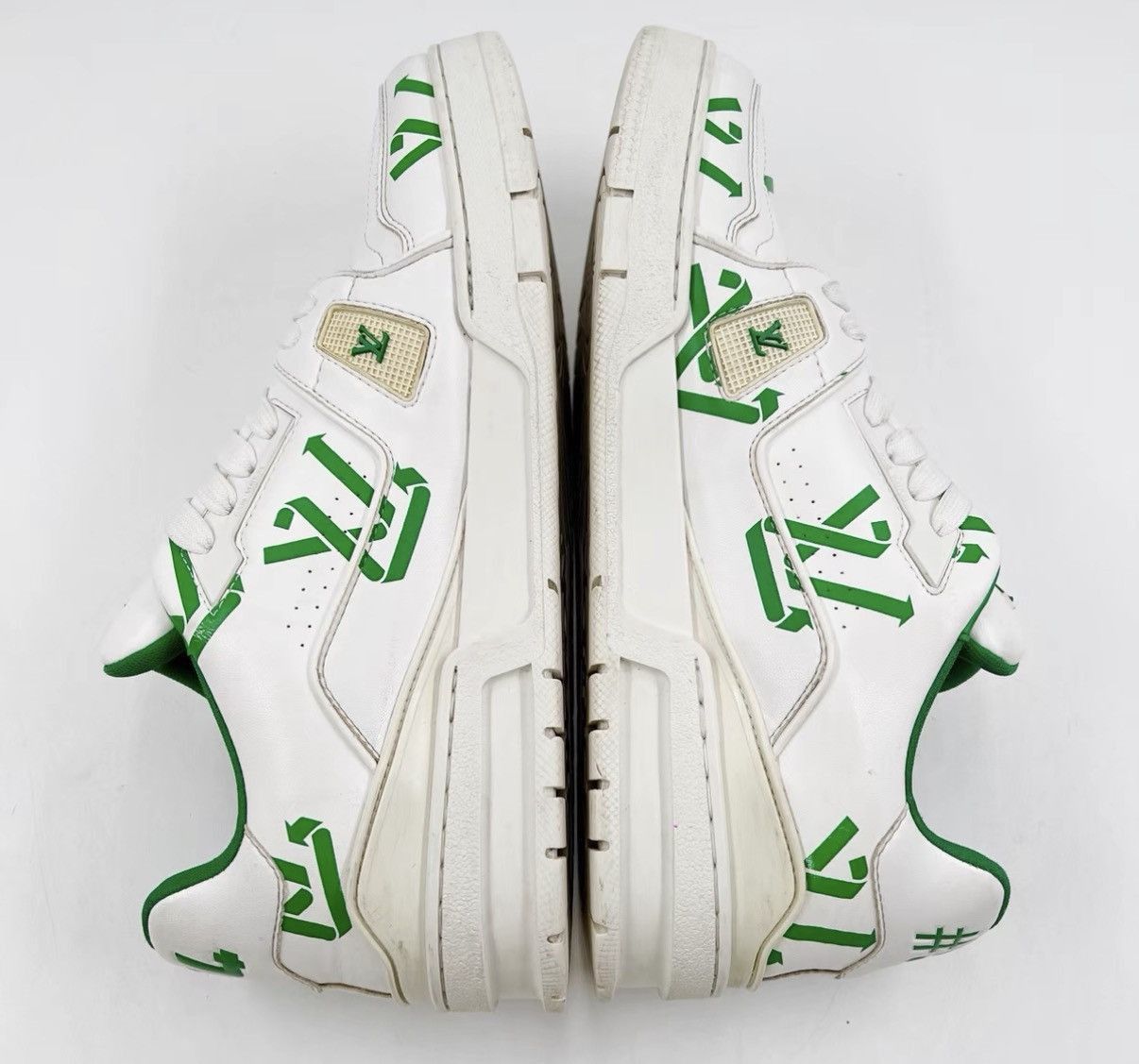 Louis Vuitton White Low-Top Sneakers with Green Accents Size 8.5 Size US 8.5 / EU 41-42 - 5 Thumbnail