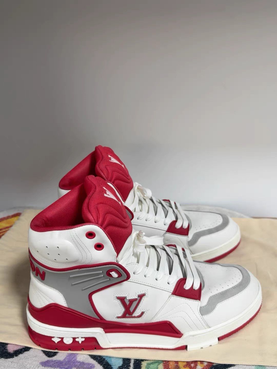 Louis Vuitton White High-Top Sneakers Size 8 Size US 8 / EU 41 - 5 Thumbnail