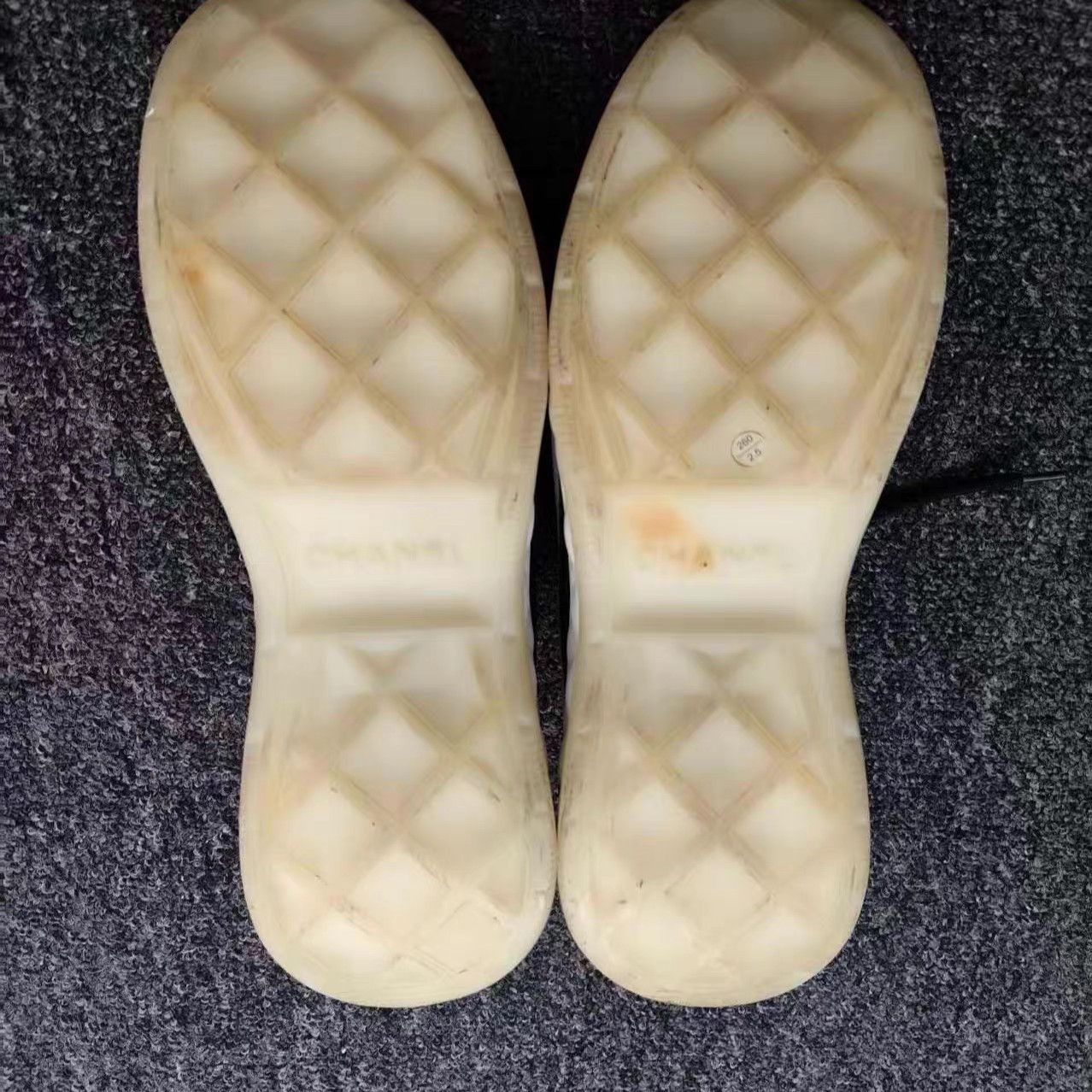 Chanel White Low-Top Sneakers Size US 9 / EU 42 - 7 Thumbnail