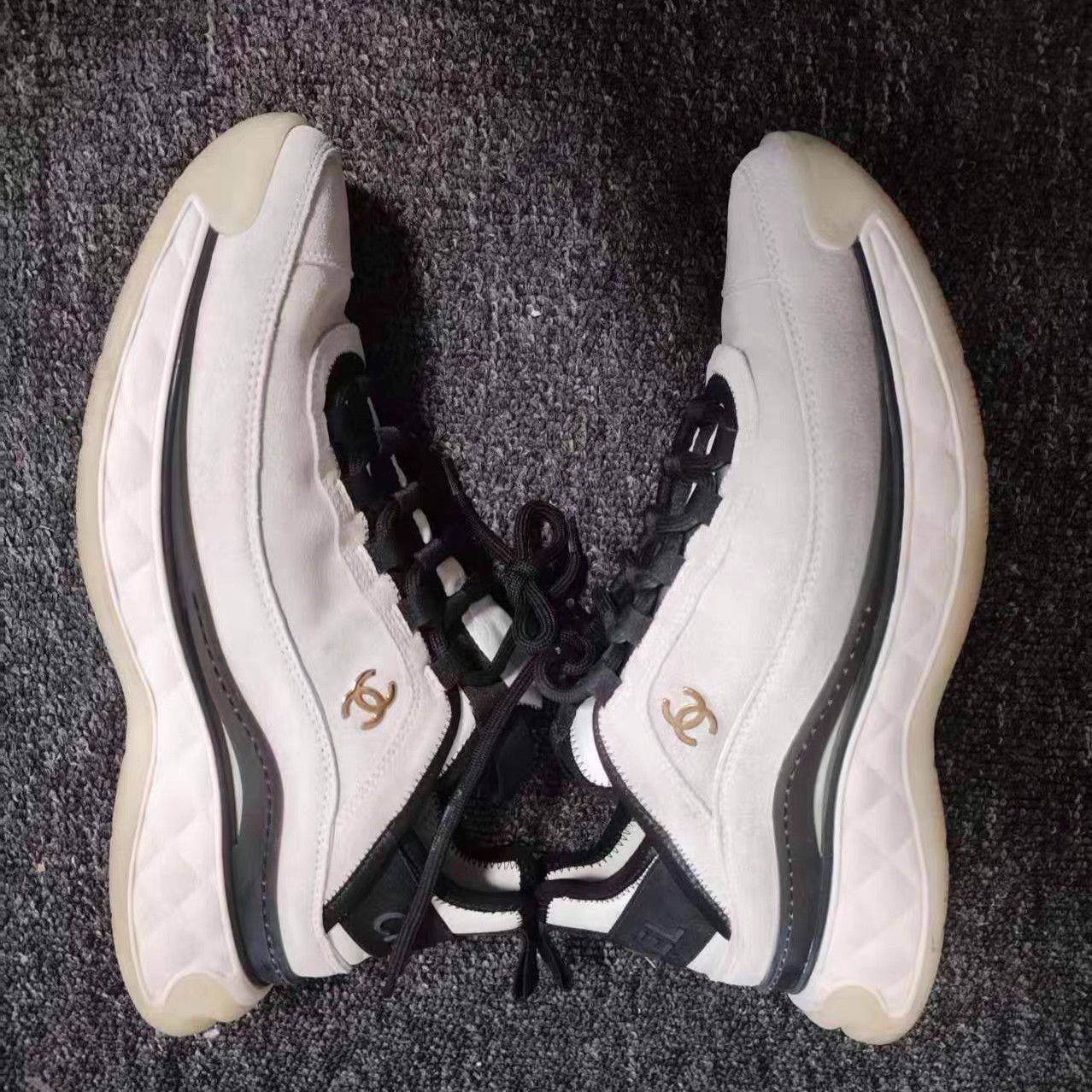 Chanel White Low-Top Sneakers Size US 9 / EU 42 - 3 Thumbnail