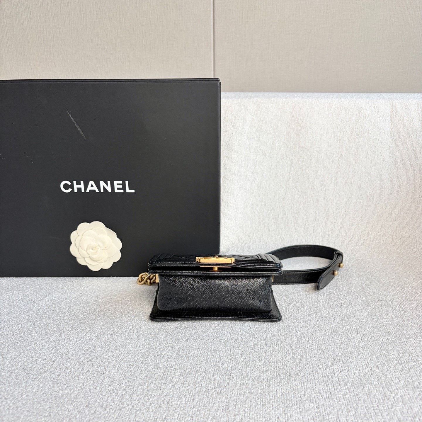Chanel Pre-loved Bag Very good condition Size ONE SIZE - 4 Thumbnail