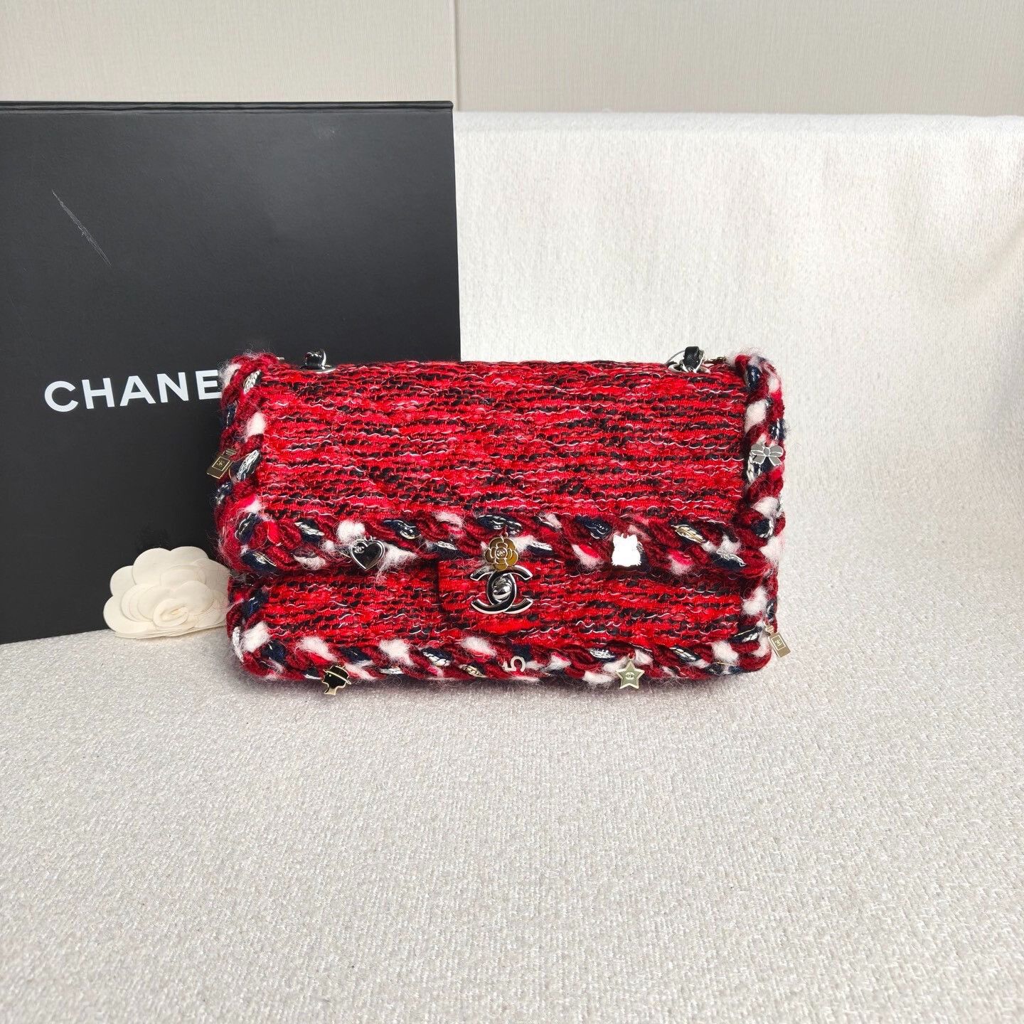 Chanel Pre-loved Bag Very good condition Size ONE SIZE - 2 Thumbnail