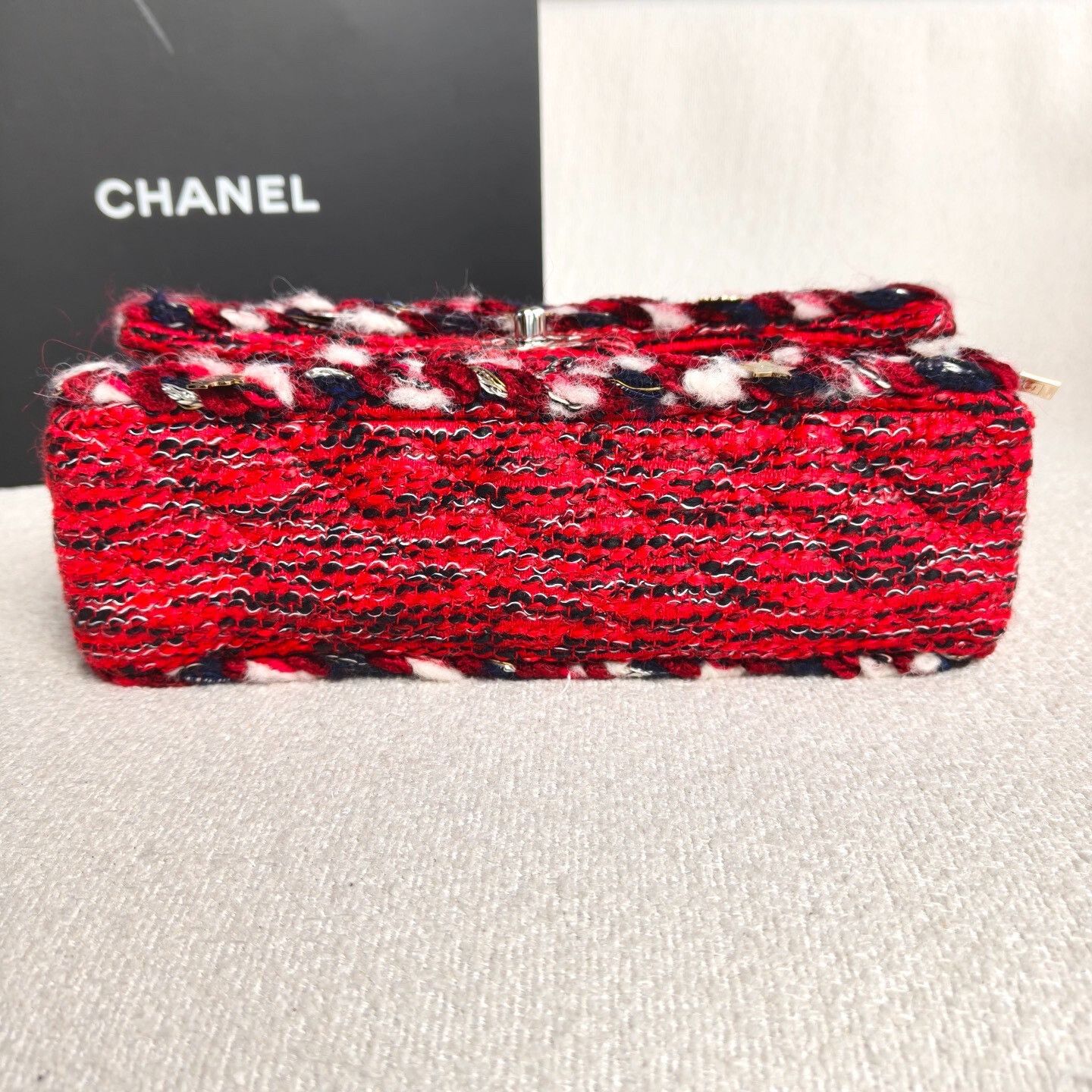Chanel Pre-loved Bag Very good condition Size ONE SIZE - 5 Thumbnail