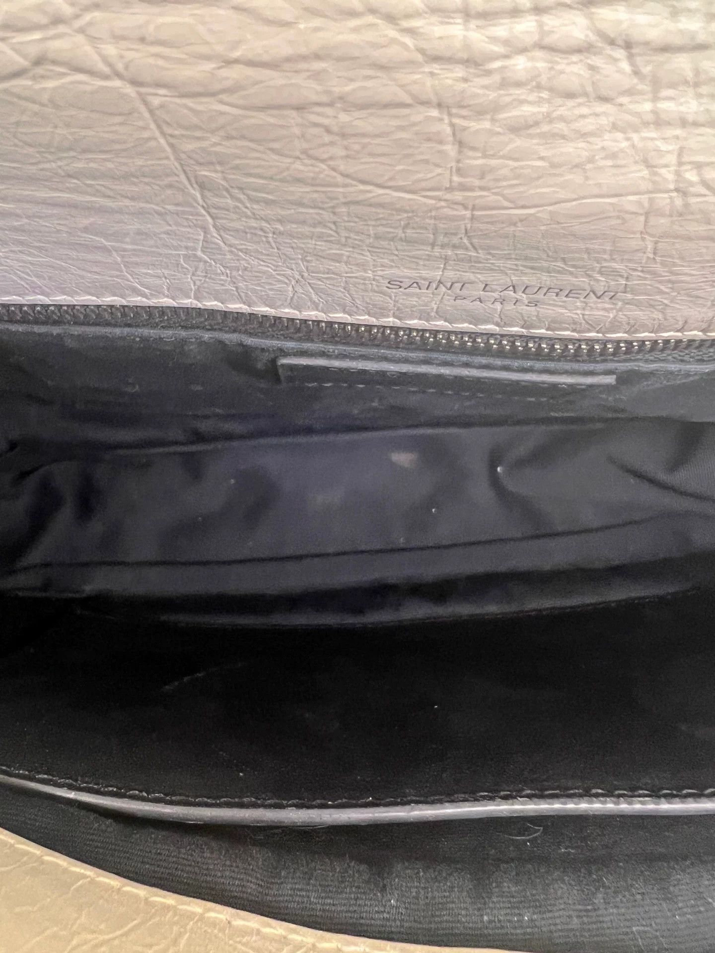 Saint Laurent Paris Pre-loved Bag Very good condition Size ONE SIZE - 5 Thumbnail