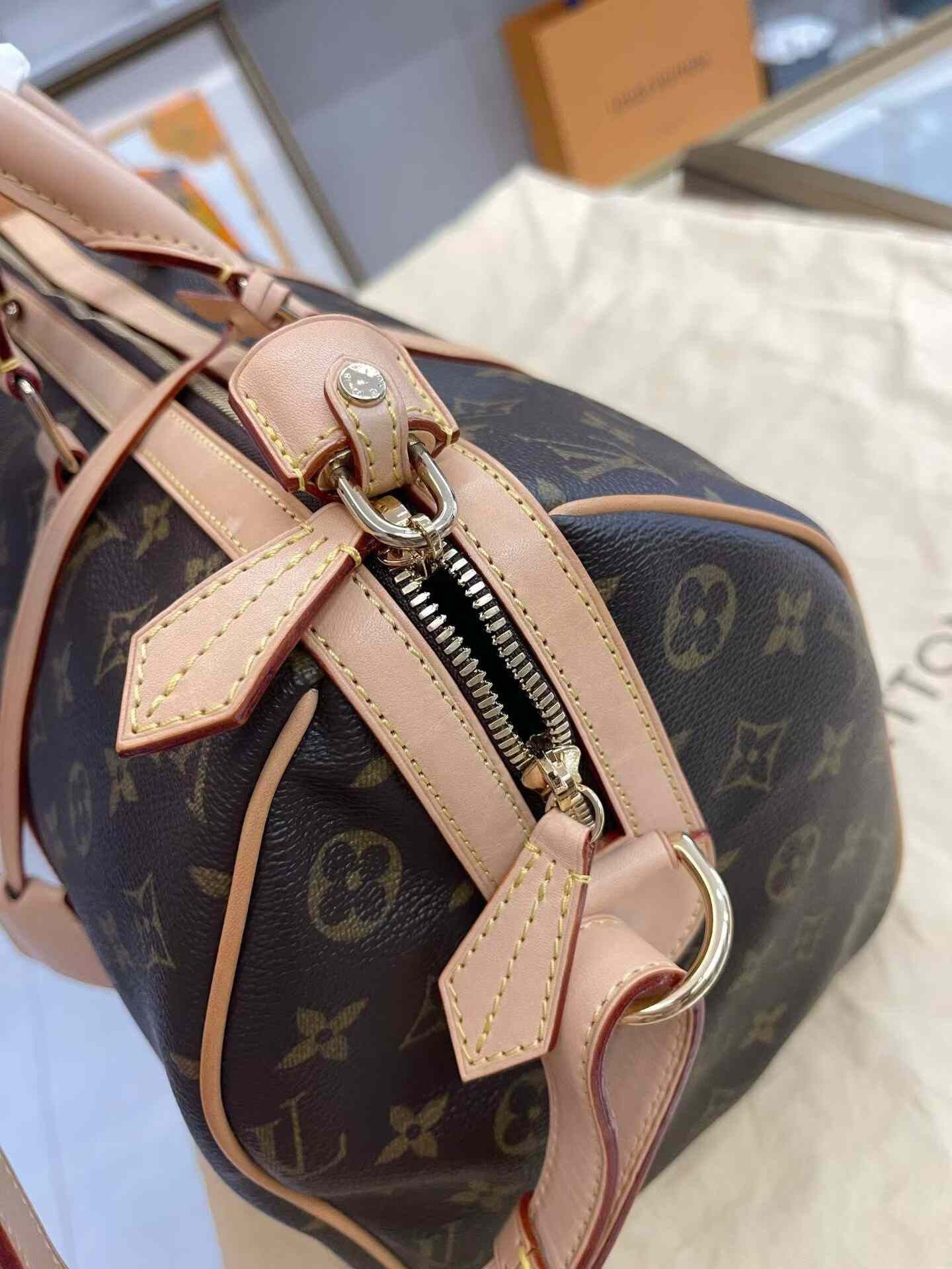 Louis Vuitton Pre-loved Bag Very good condition Size ONE SIZE - 6 Thumbnail