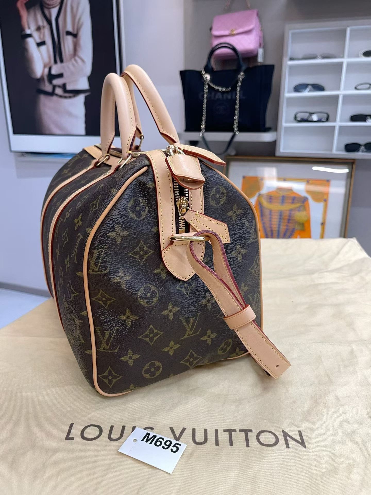 Louis Vuitton Pre-loved Bag Very good condition Size ONE SIZE - 3 Thumbnail